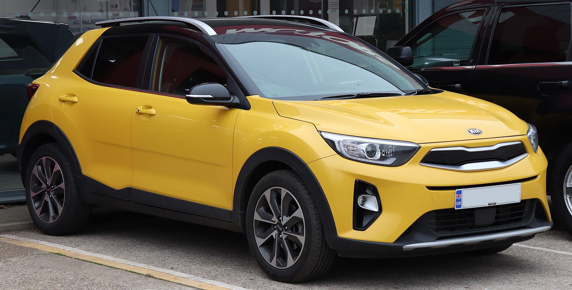 Kia Stonic First Edition, front three-quarter view