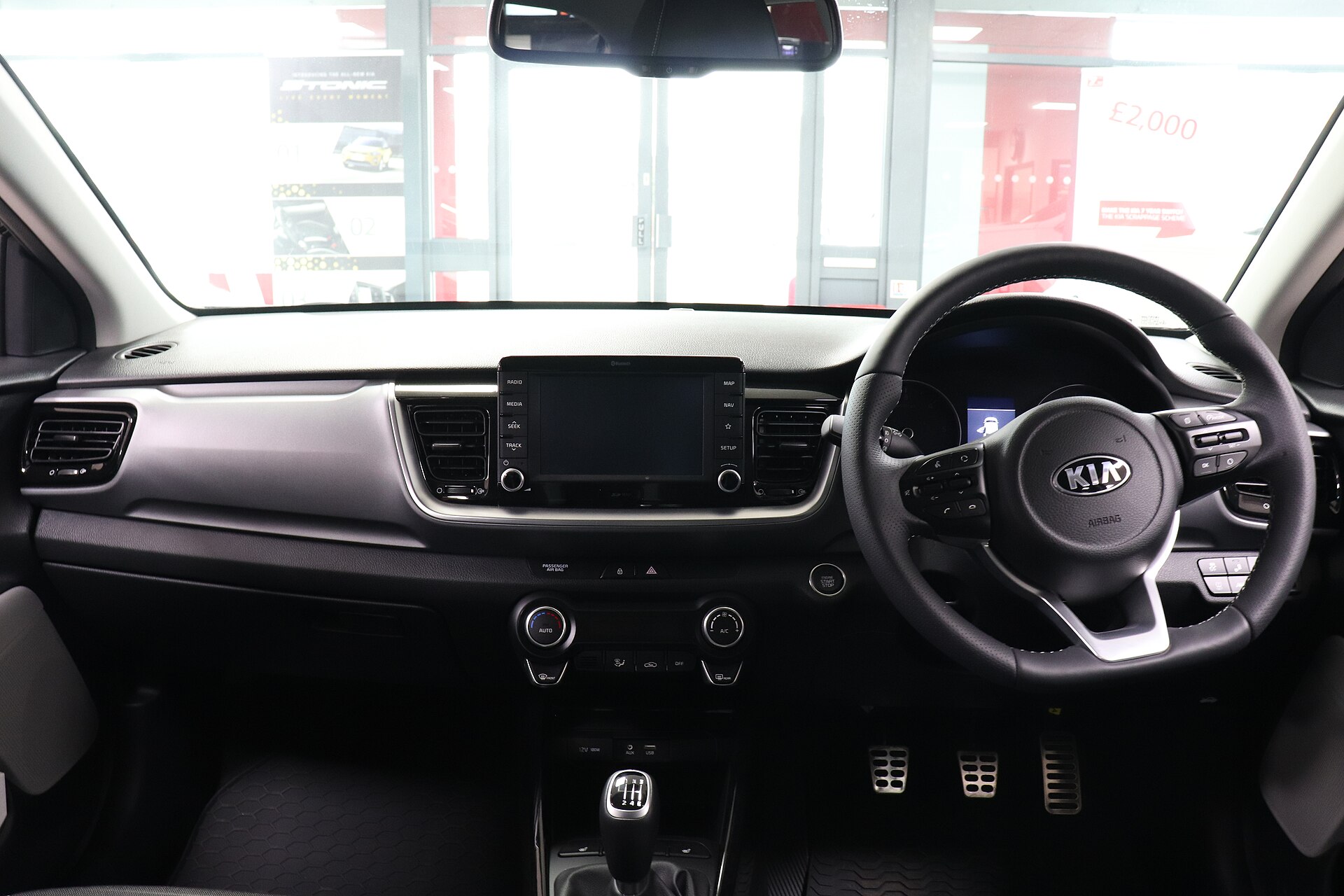 Kia Stonic 2017 dashboard