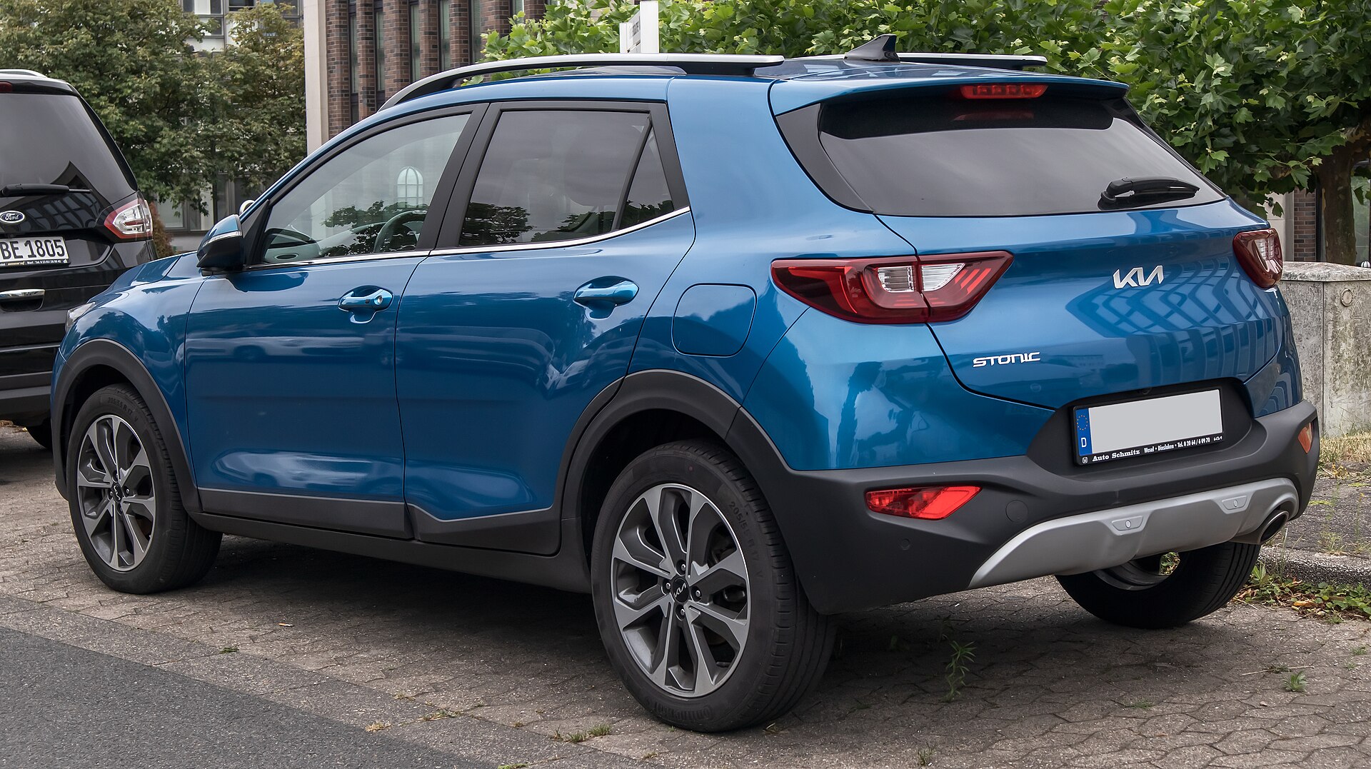 Kia Stonic facelift, rear three-quarter view
