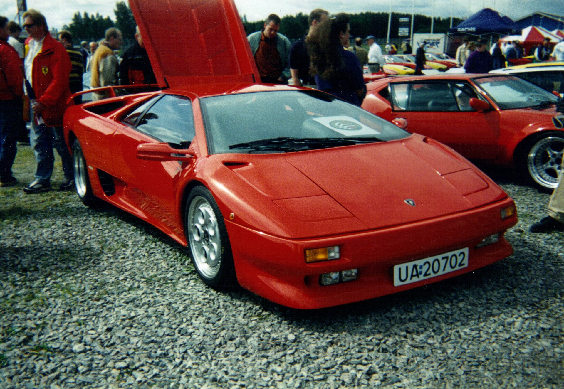 Lamborghini Diablo — the First Lamborghini to Pass 320 km/h