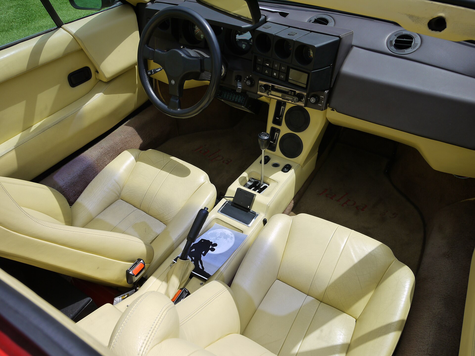 Lamborghini Jalpa sports car