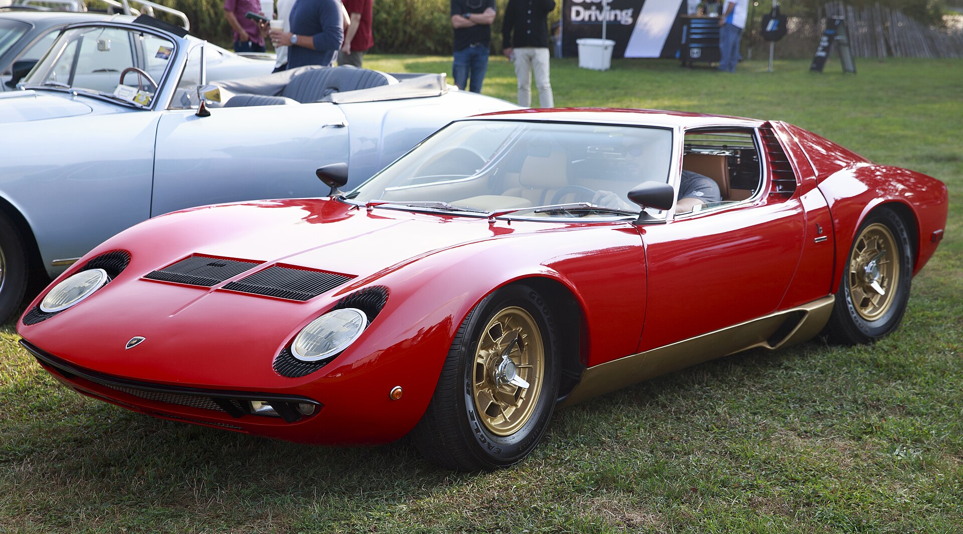 Red Lamborghini Miura P400 S, front left view