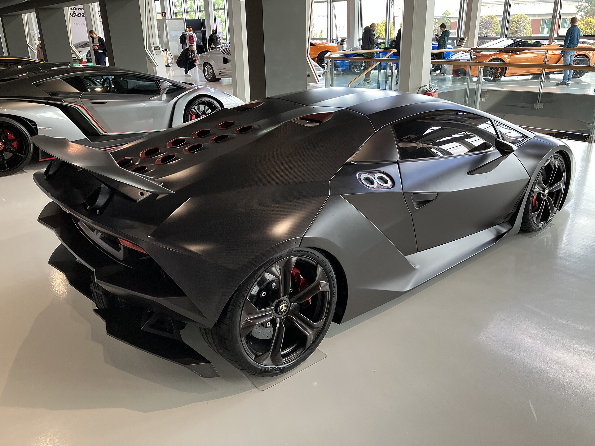Lamborghini Sesto Elemento rear side view