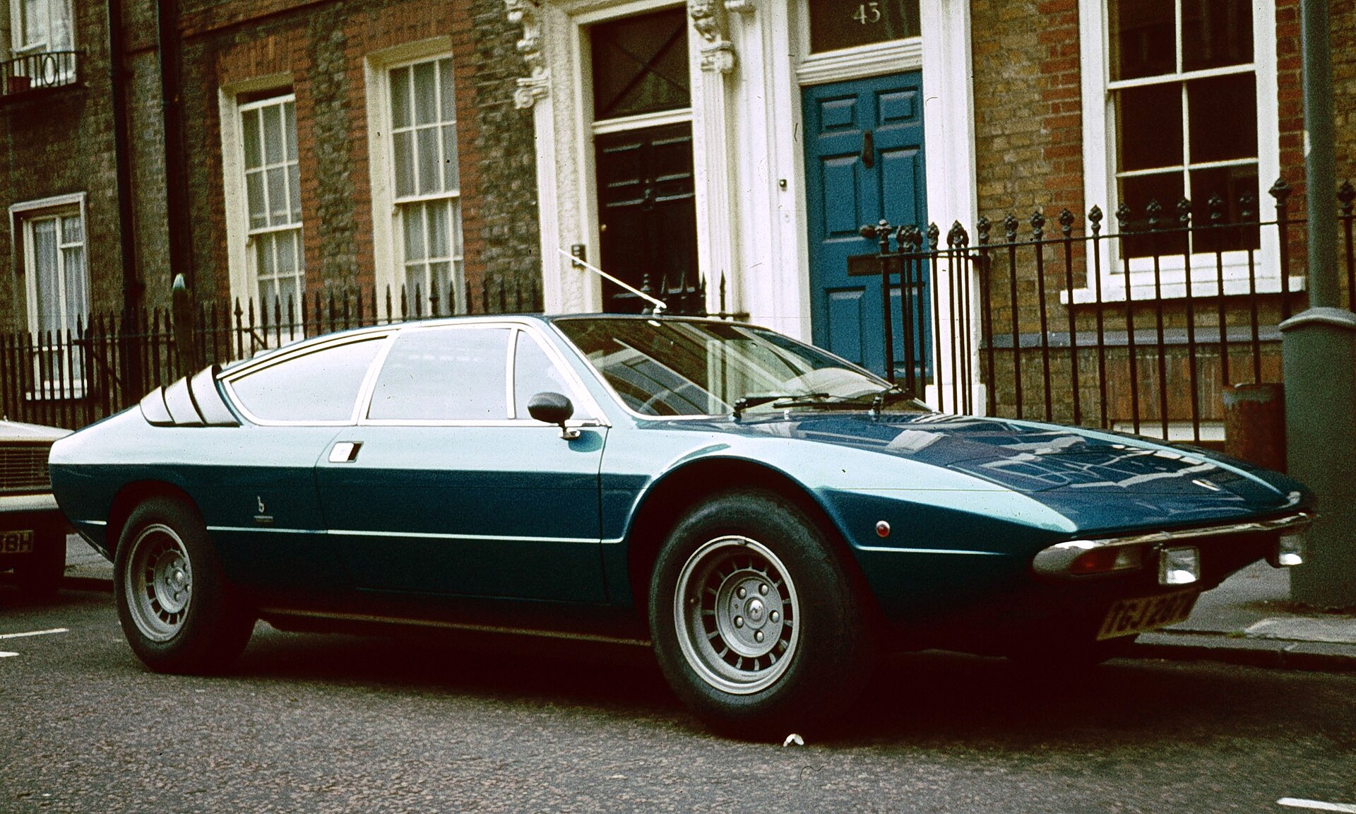 Lamborghini Urraco 2+2 coupe