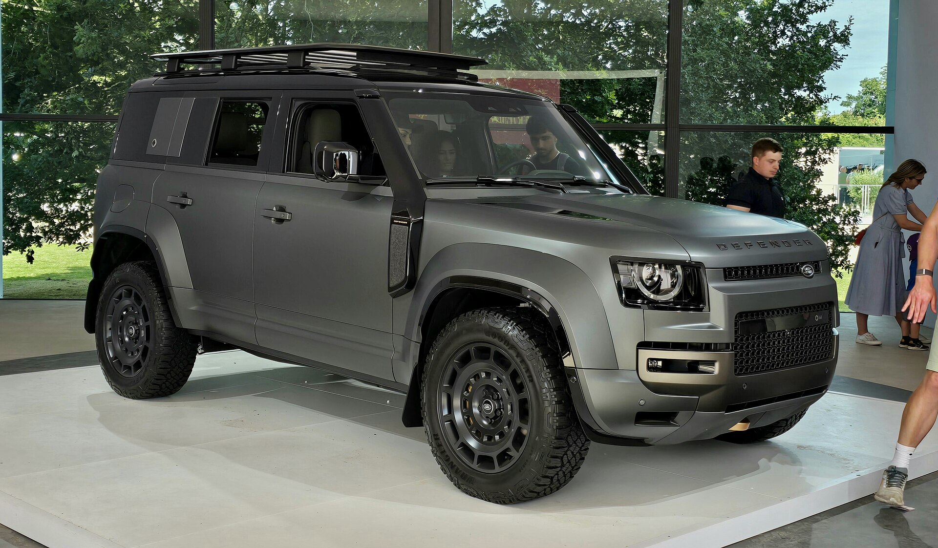 Land Rover Defender OCTA, front three-quarter view