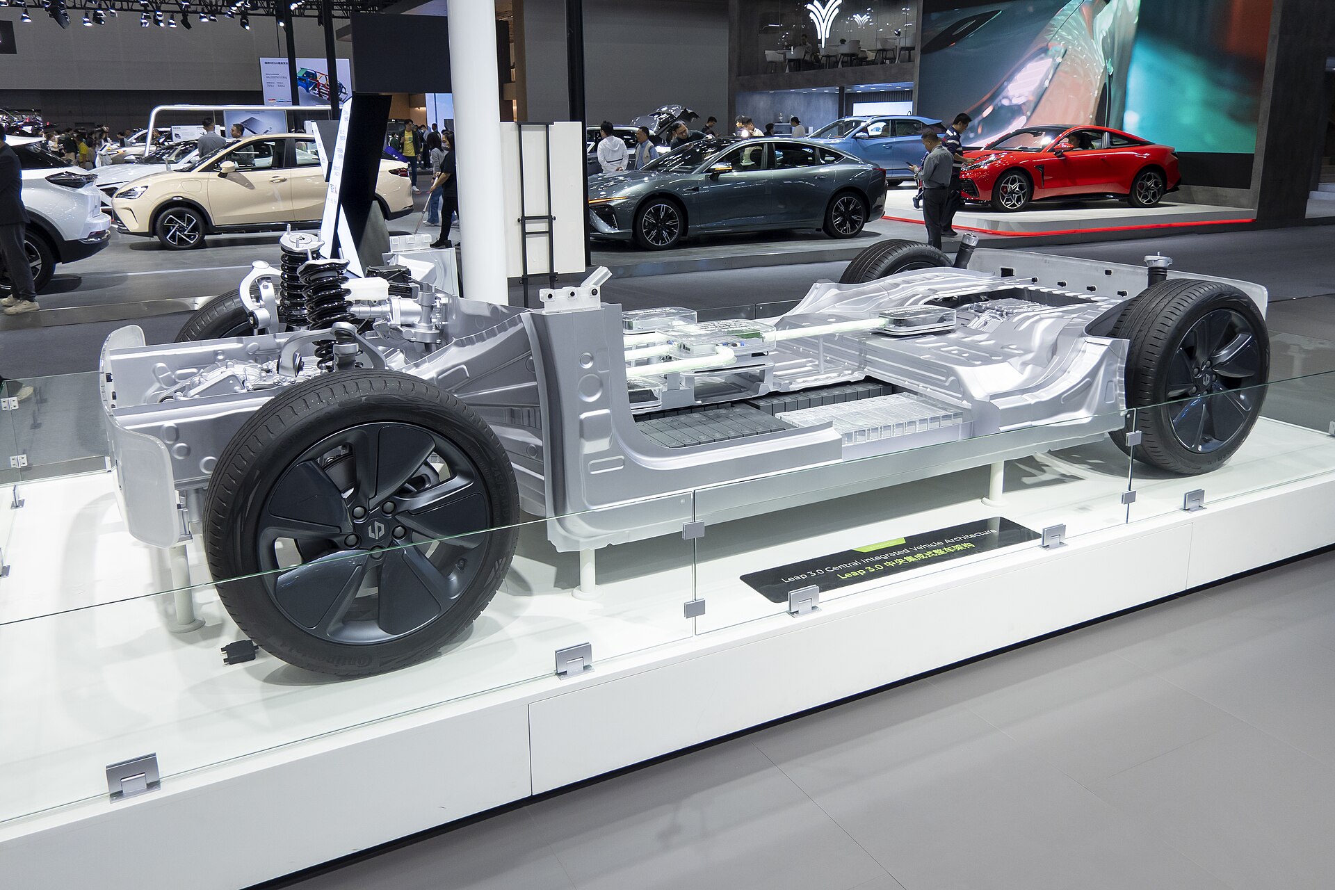 Leapmotor LEAP 3.0 chassis with battery and motors on display