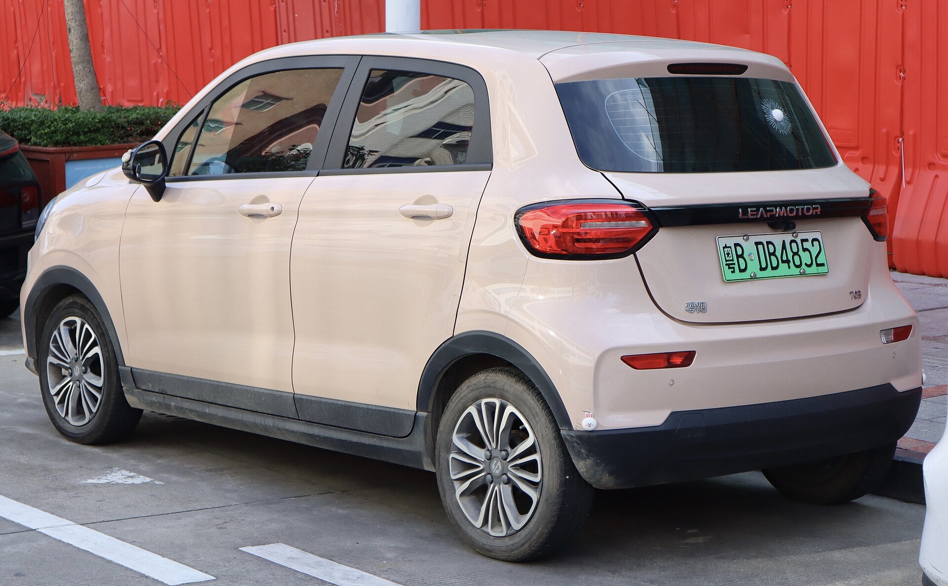 Leapmotor T03, rear three-quarter view