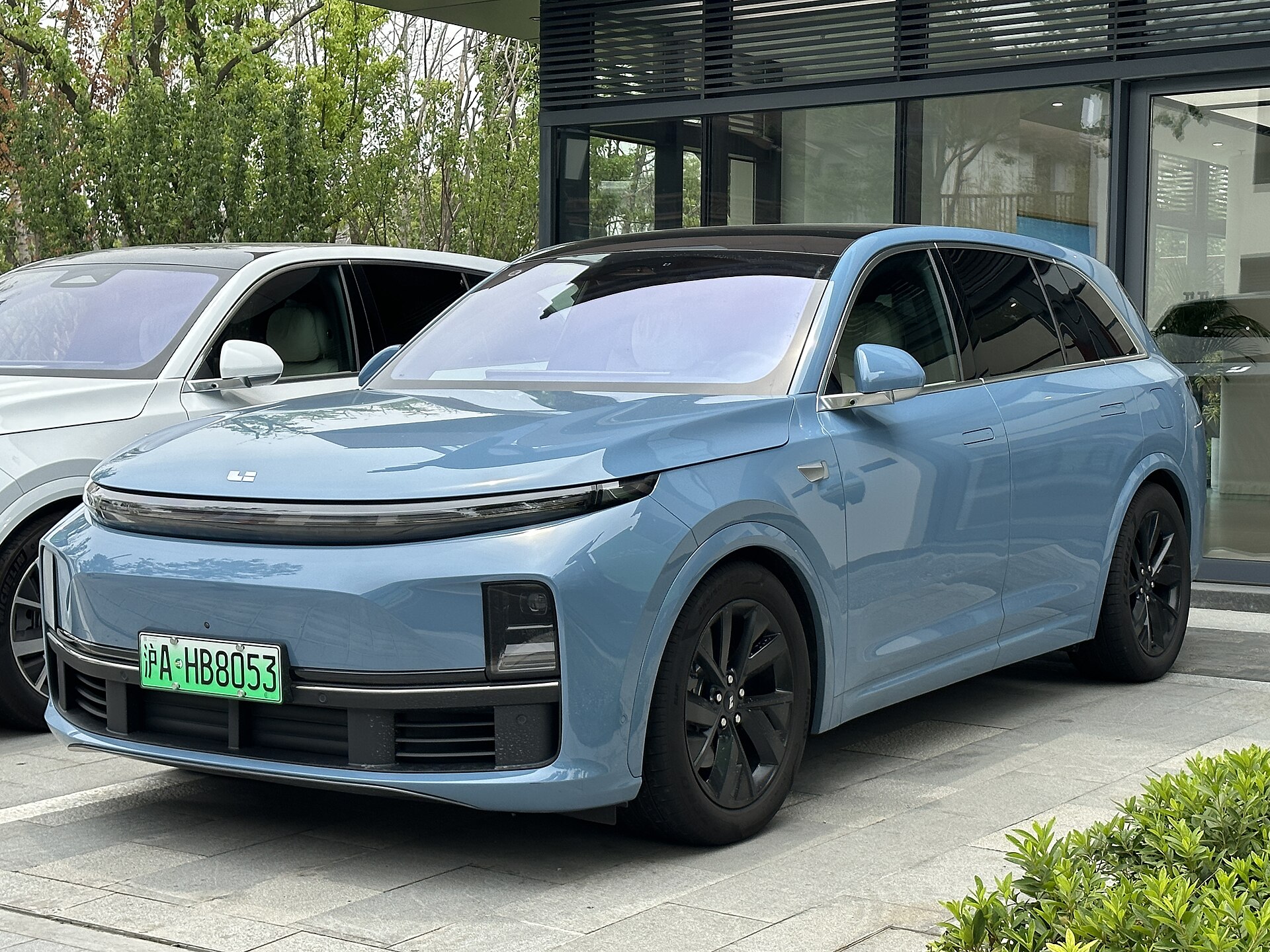 Li Auto L7 SUV, front three-quarter view