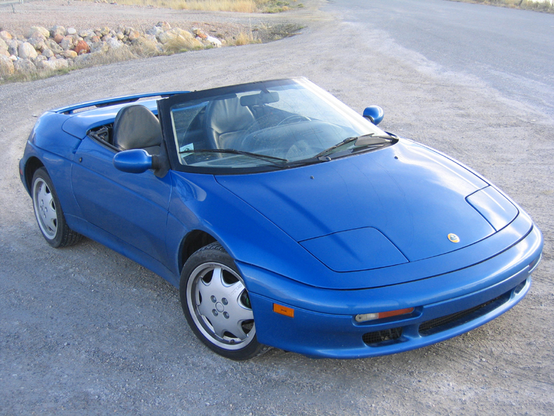 US-specification Lotus Elan M100