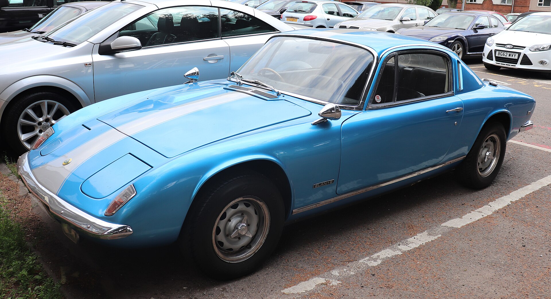 Lotus Elan +2 — the Family Version of the Elan