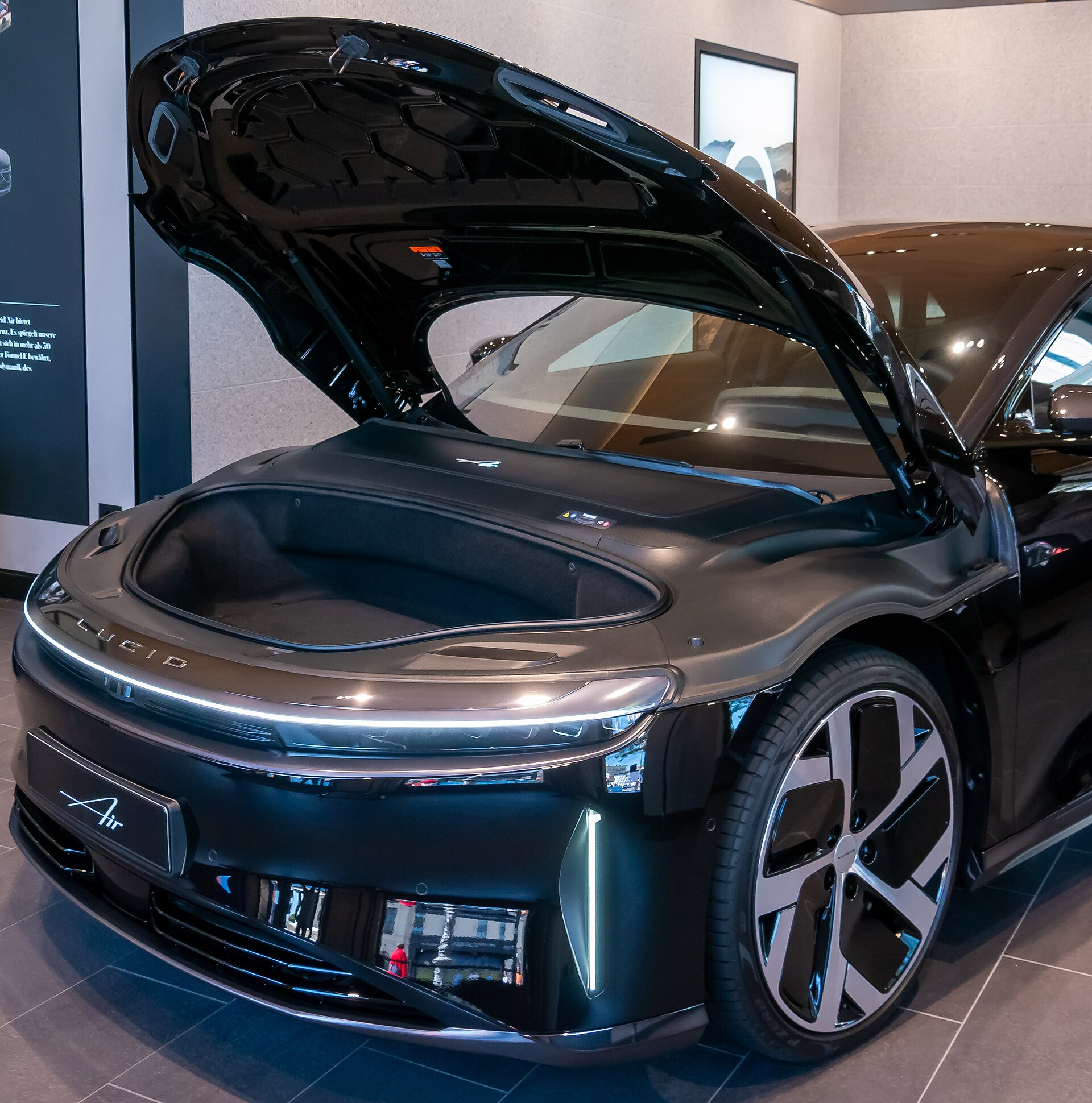 Lucid Air Dream Edition saloon at the IAA in Munich in 2023