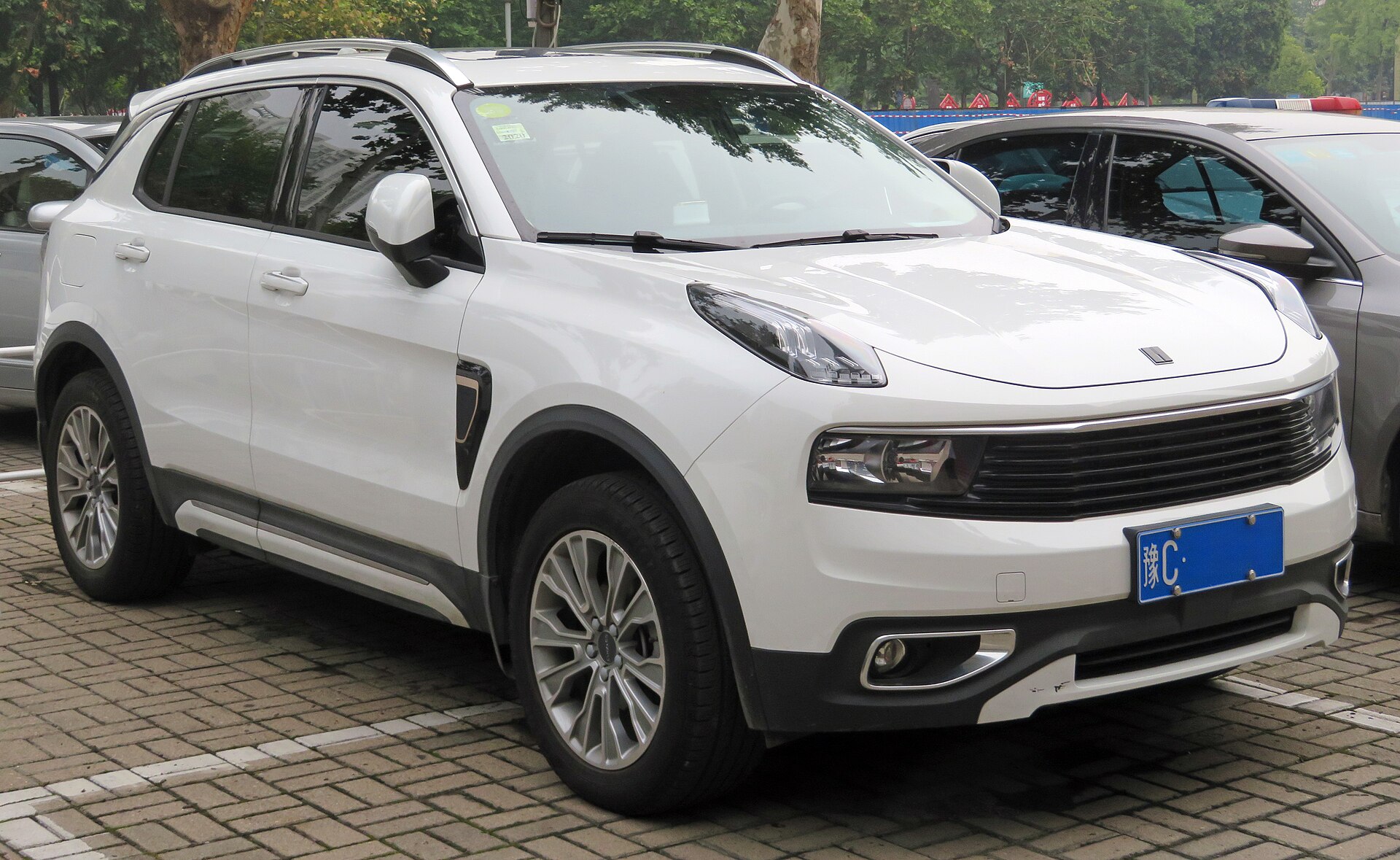 First-series Lynk & Co 01, front view