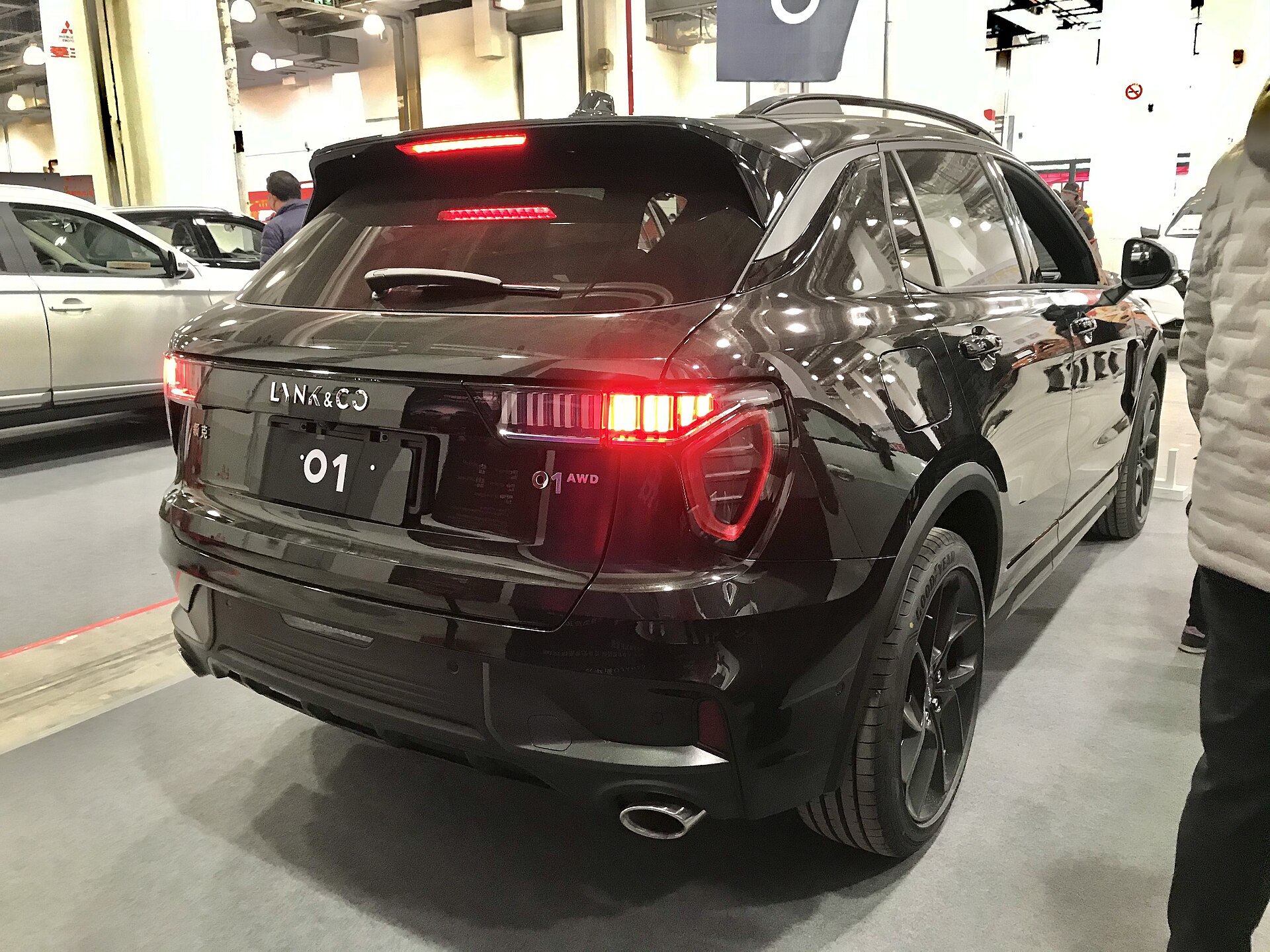 Lynk & Co 01, rear three-quarter view