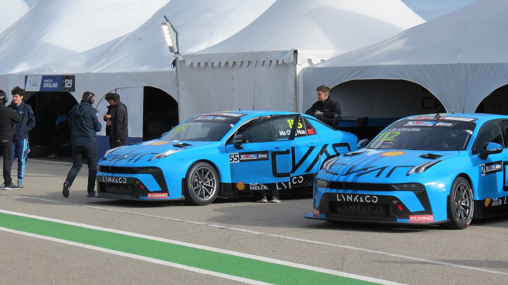 Lynk & Co TCR touring car on track