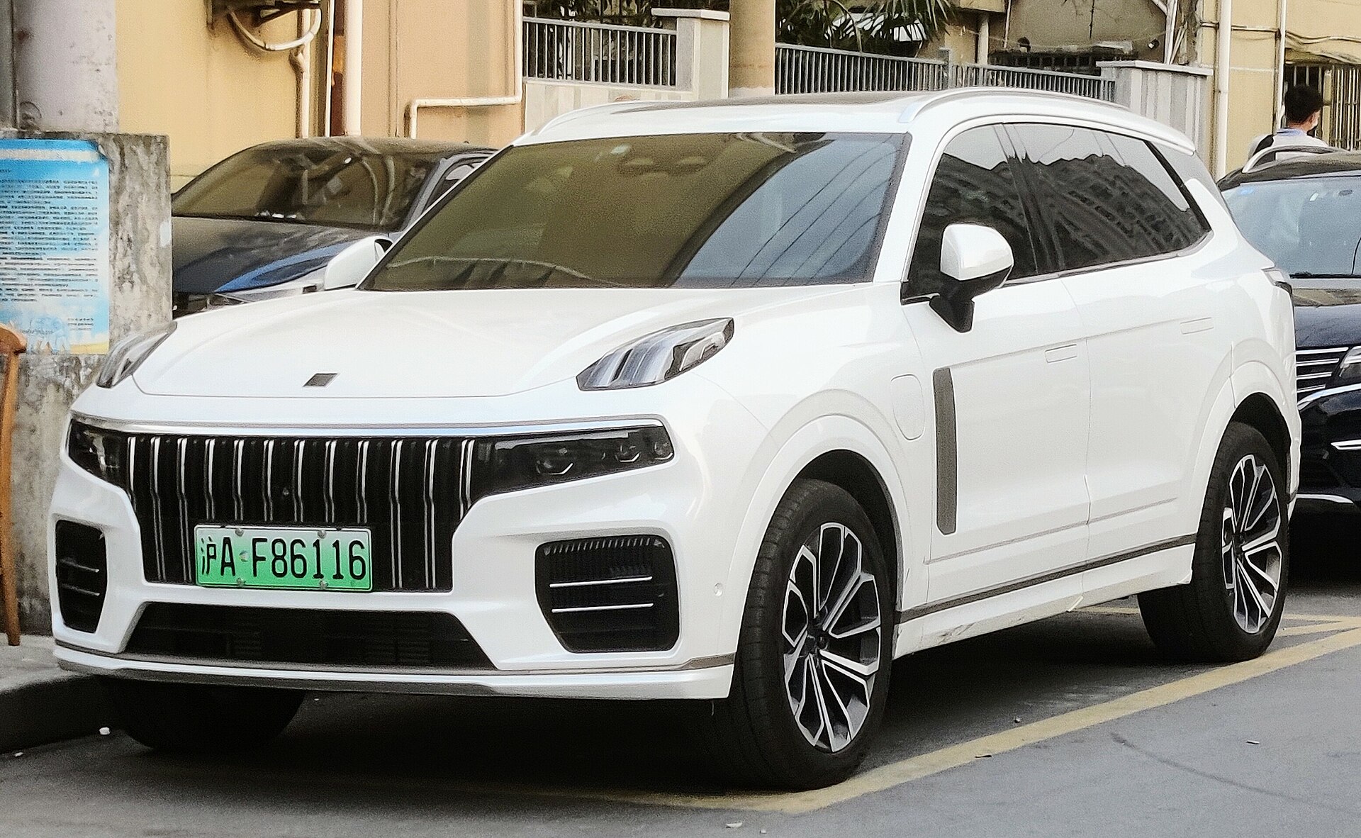 Lynk & Co 09
