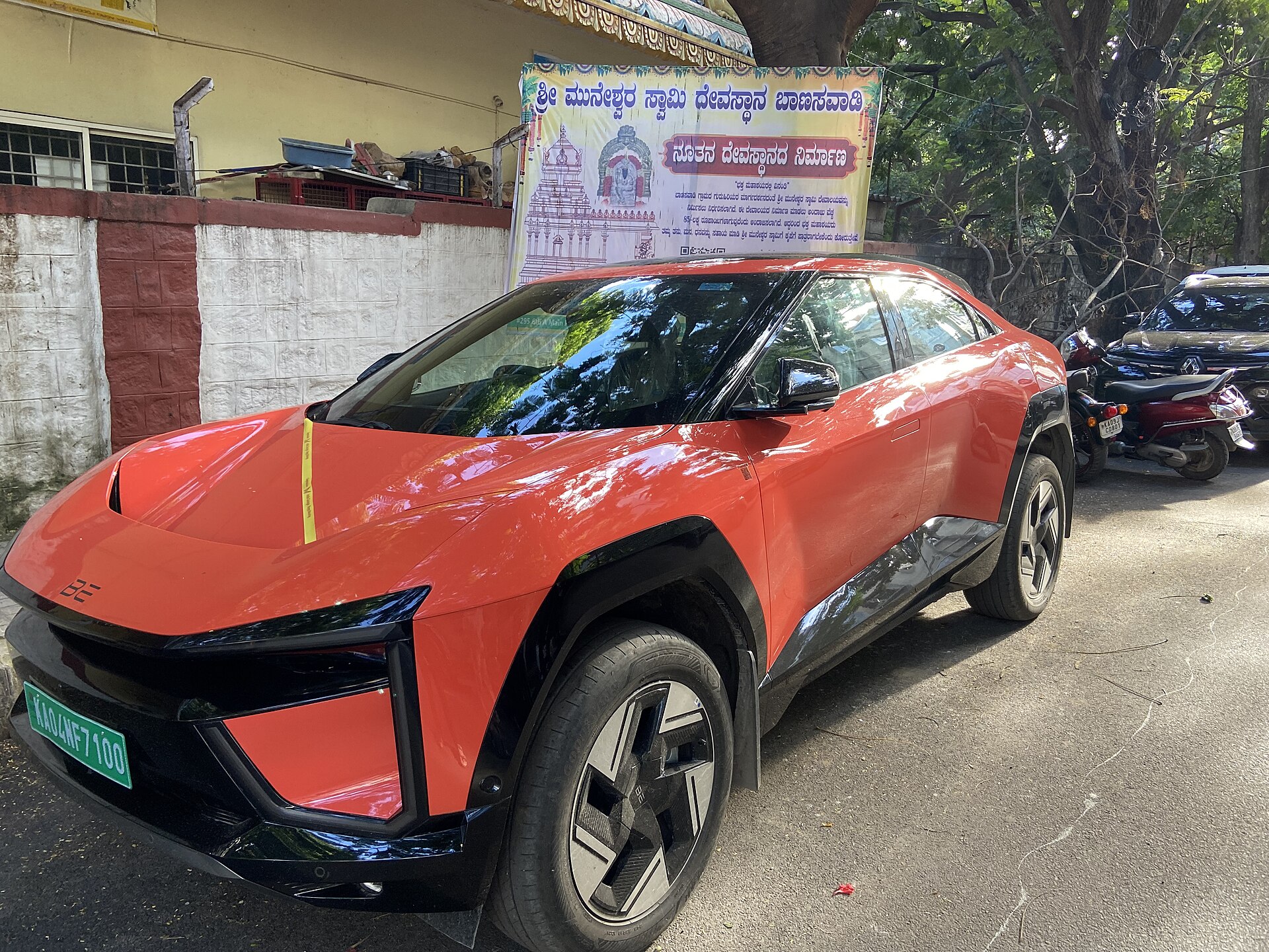 Mahindra BE 6 electric SUV, front three-quarter view