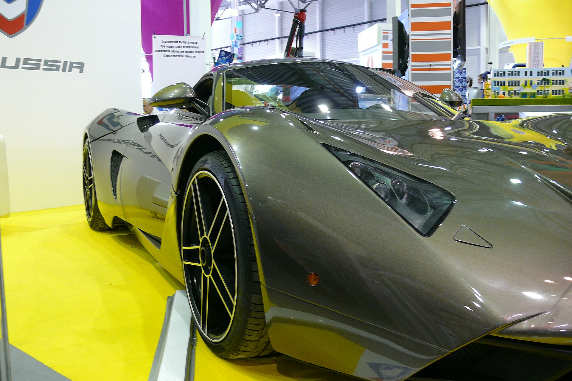 Marussia B1, side view