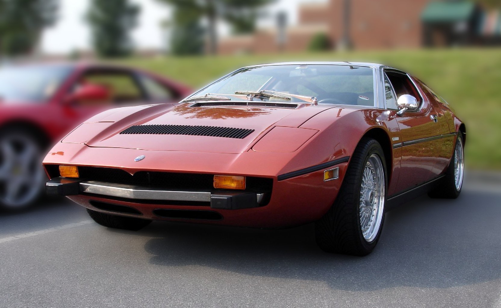 Maserati Bora side view