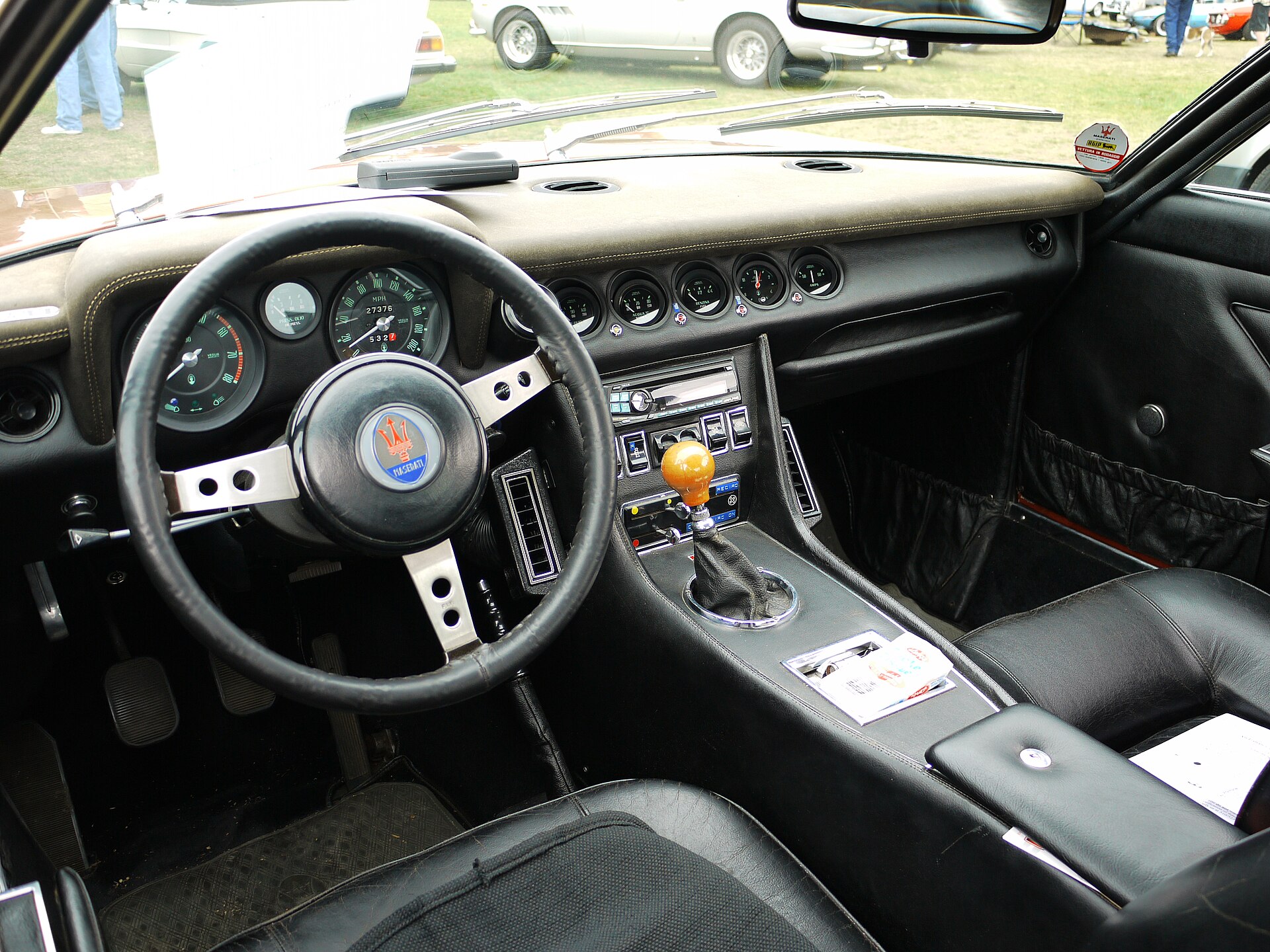 Maserati Indy side view