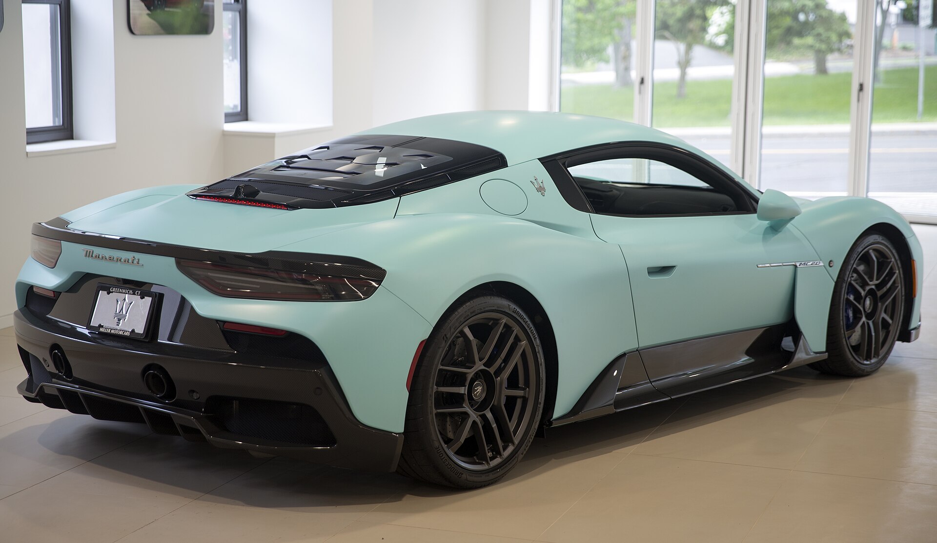 Maserati MC20 rear right view
