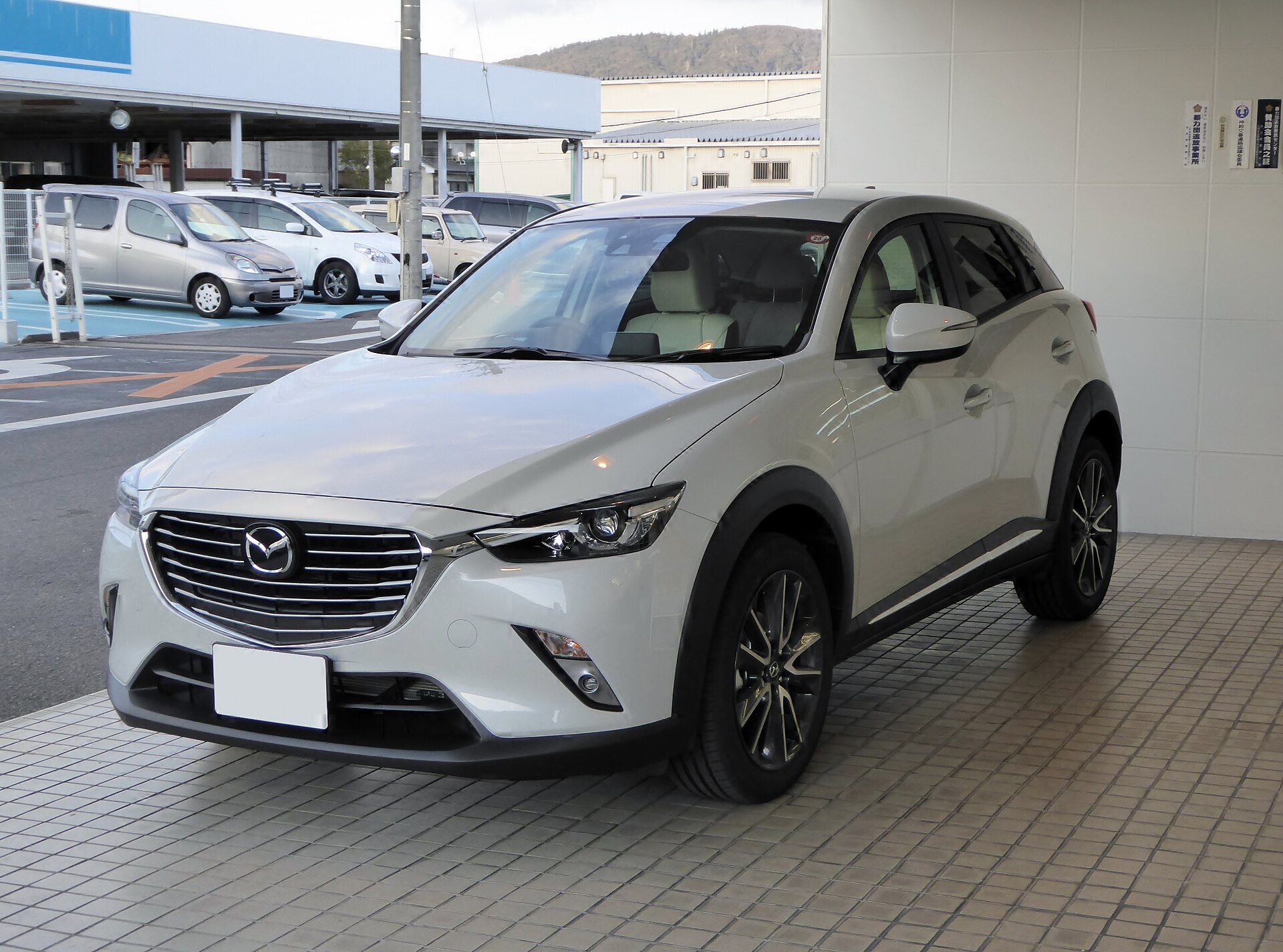 Mazda CX-3 XD Touring, front view