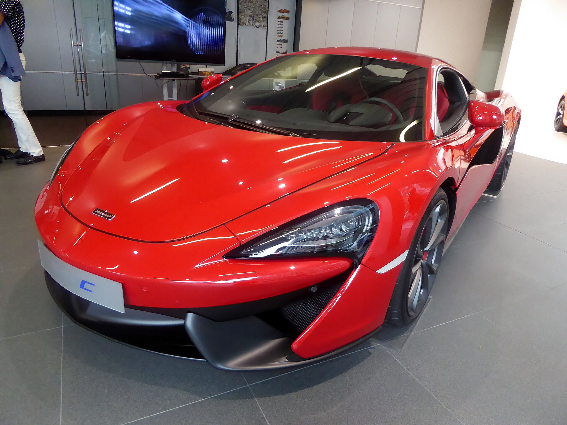 McLaren 540C coupe front view