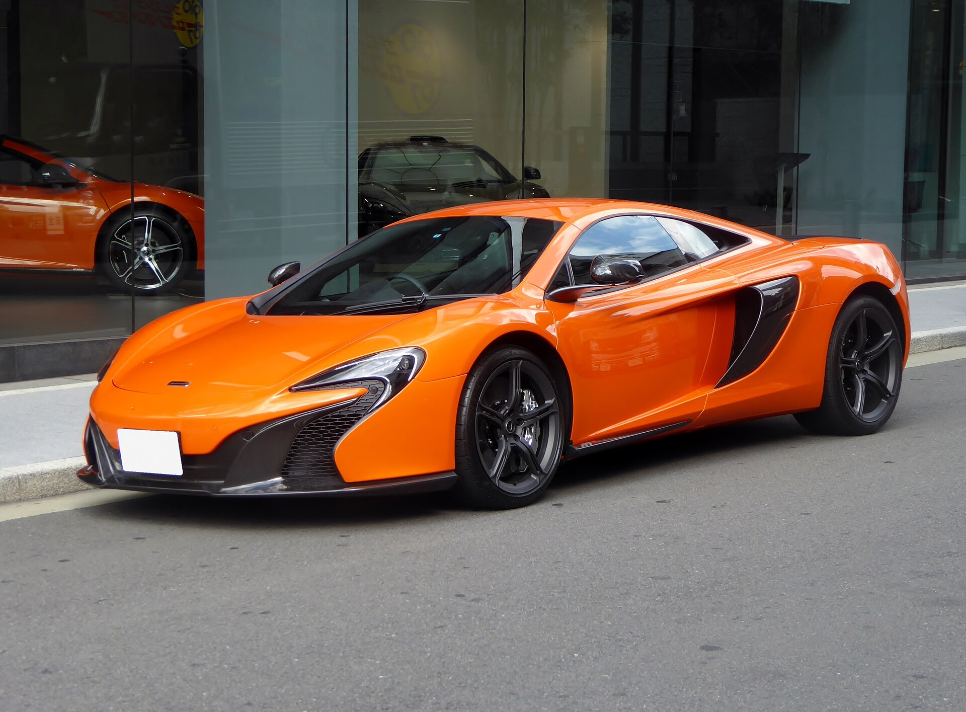 McLaren 650S — the Evolution of the 12C