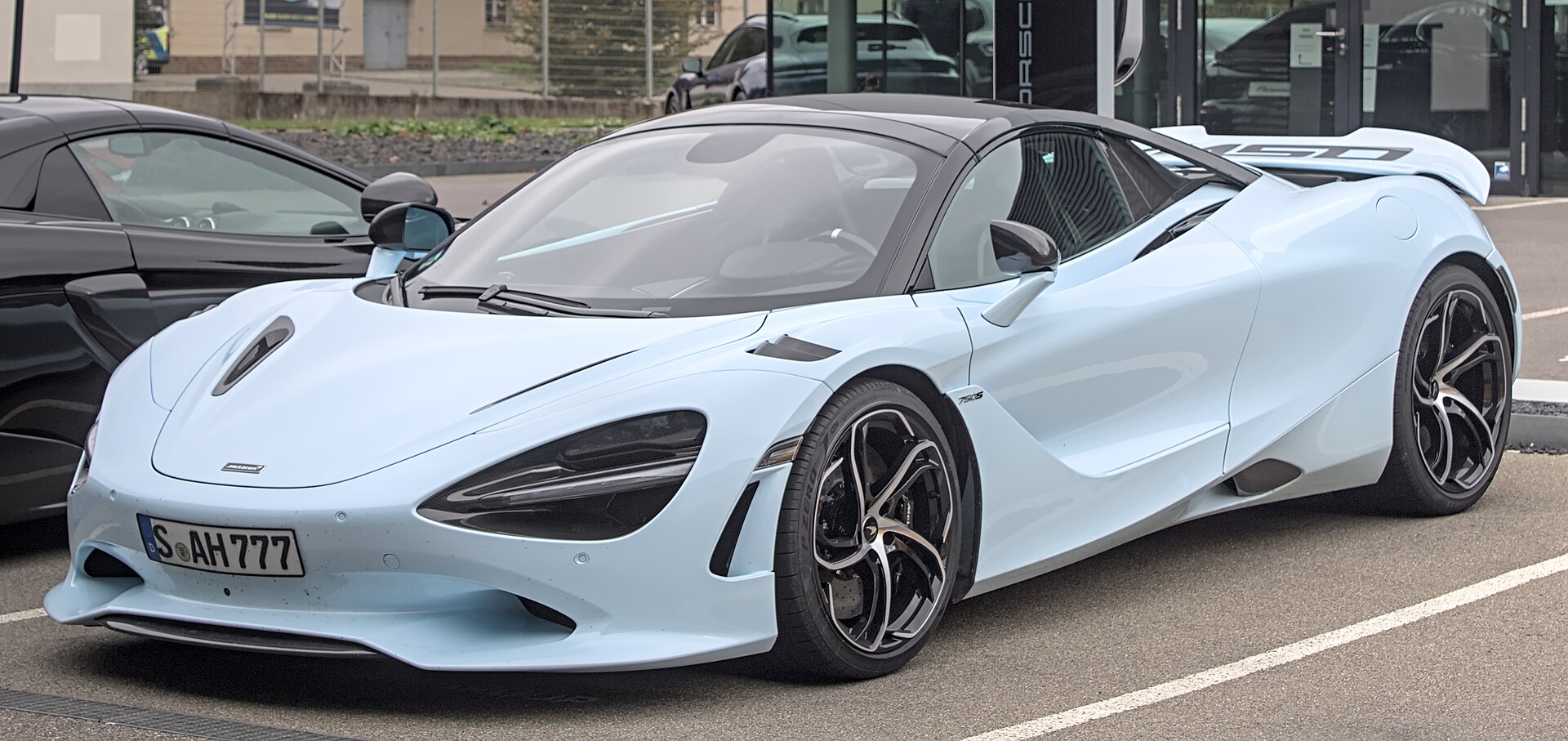 McLaren 750S Spider side view