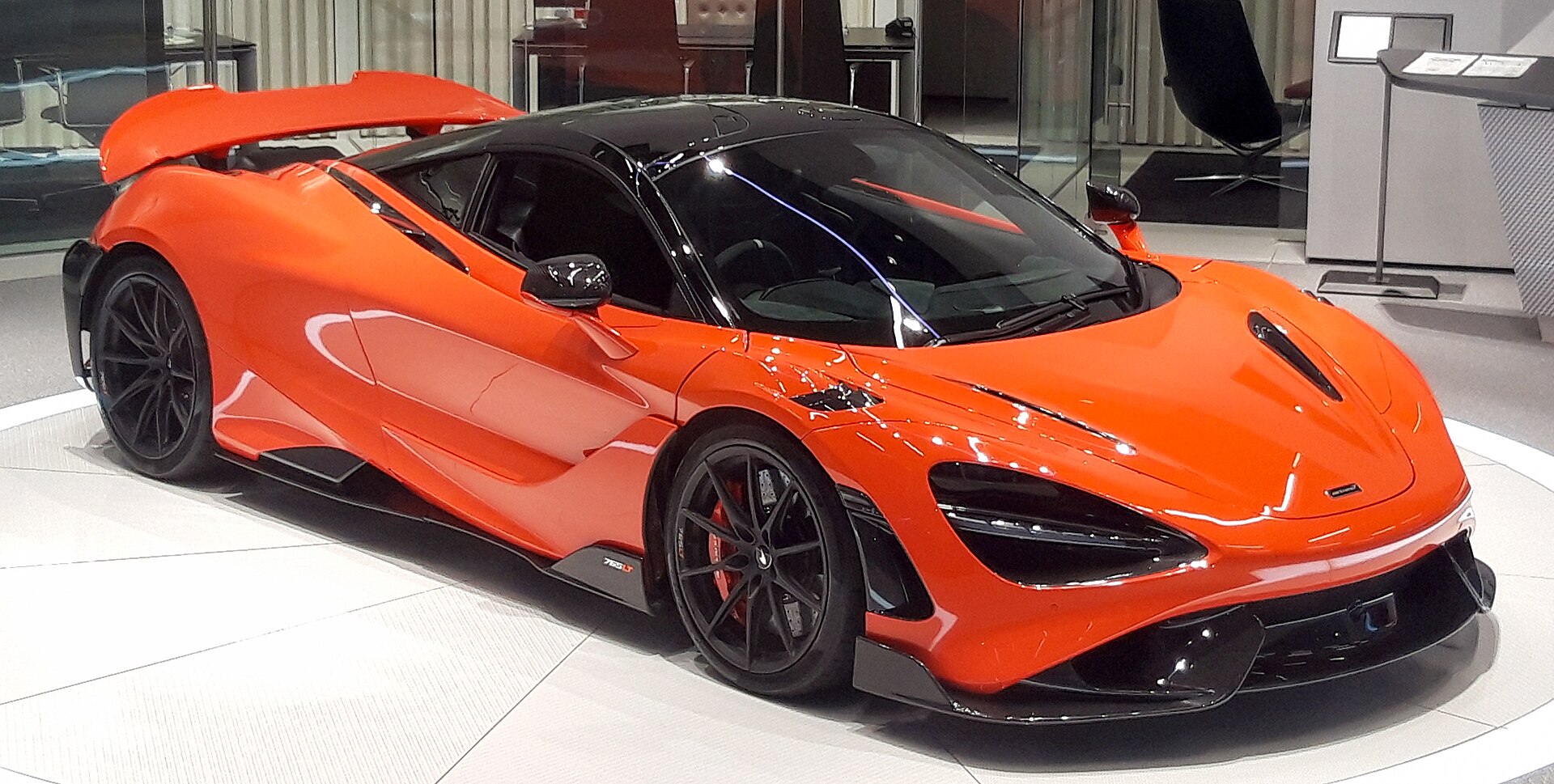McLaren 765LT coupé