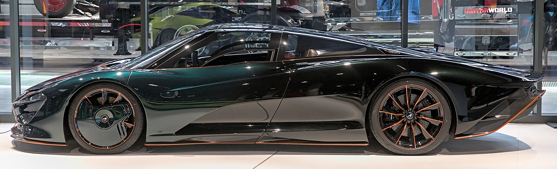 McLaren Speedtail, side view showing the long tail