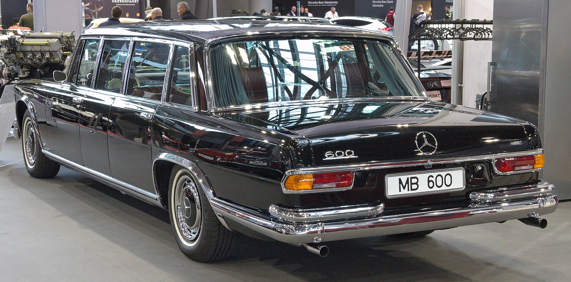 Mercedes-Benz 600 W100 at an indoor classic car fair