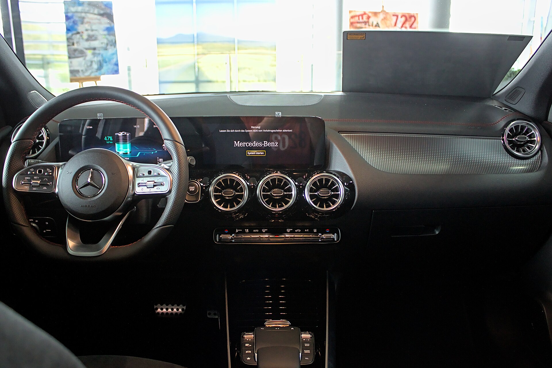 Mercedes-Benz EQA, side view