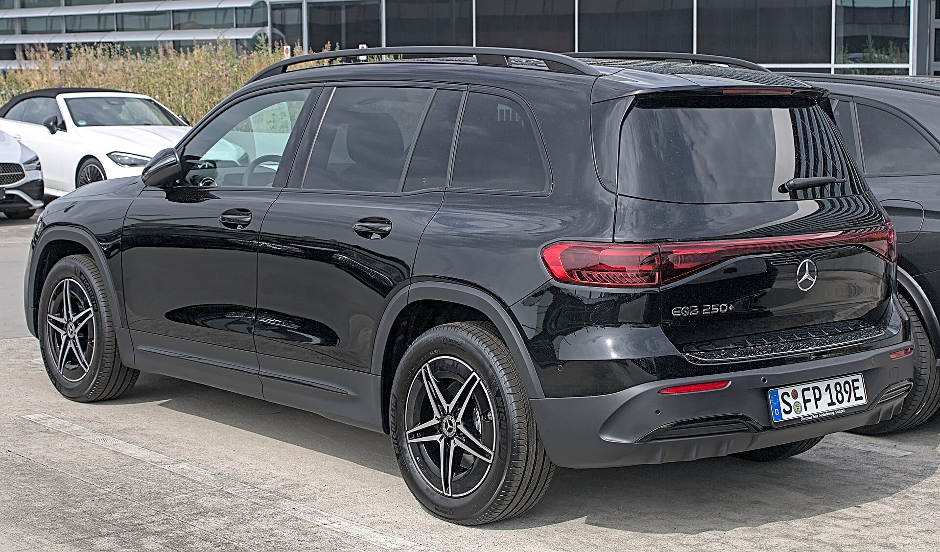 Mercedes-Benz EQB, exterior view