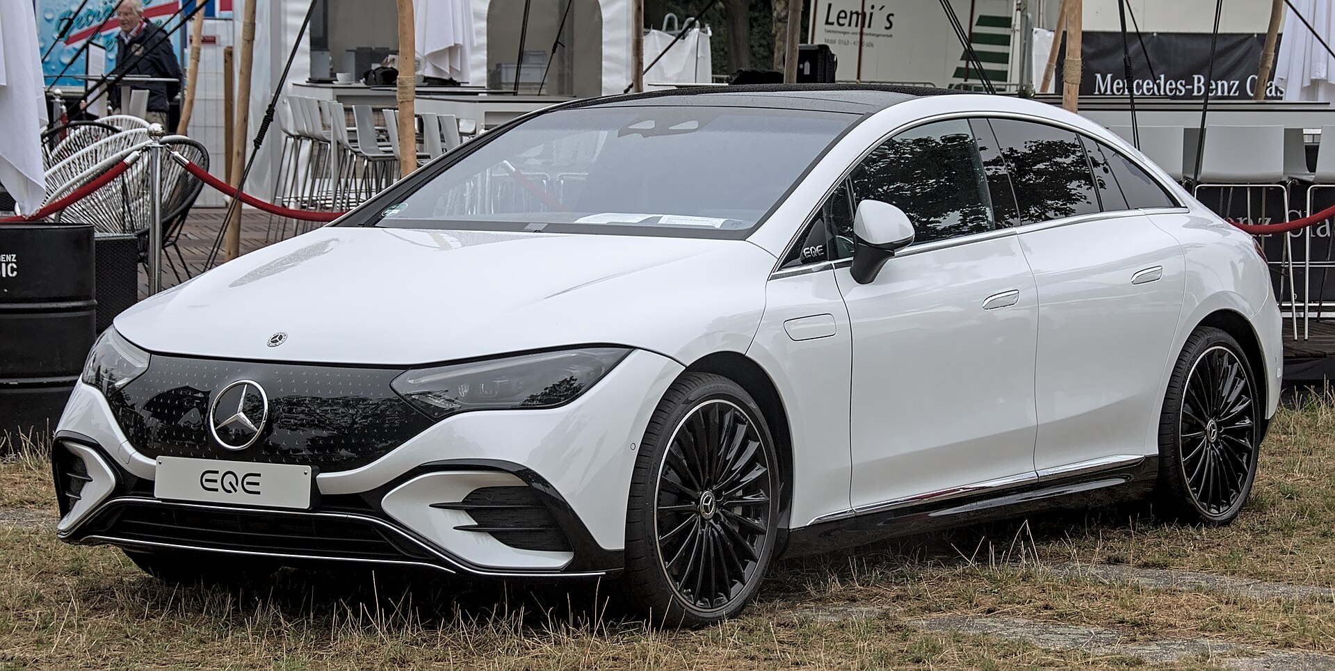 Mercedes-Benz EQE: the Electric Executive Saloon on EVA