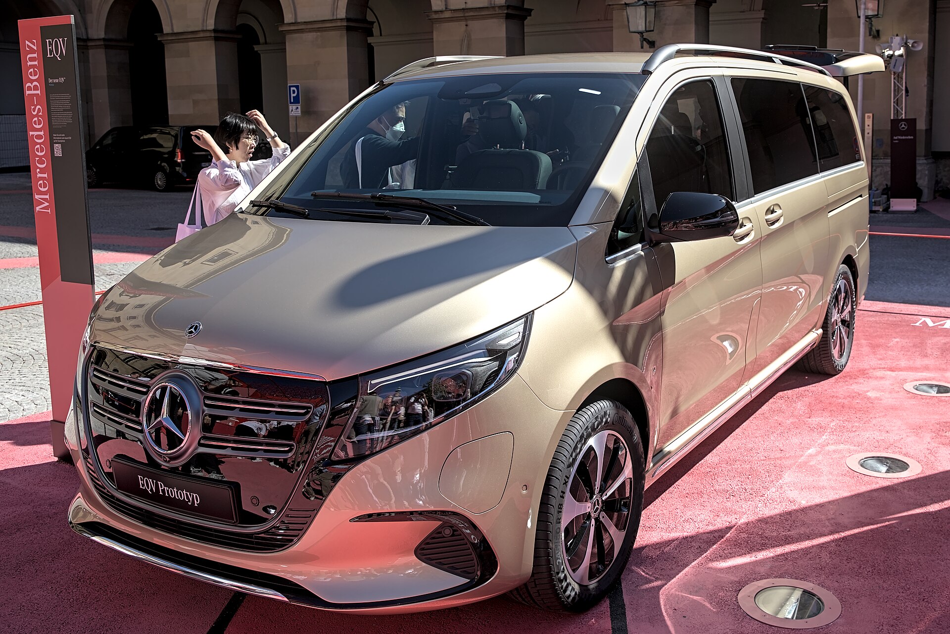Facelifted Mercedes-Benz EQV on the IAA 2023 stand