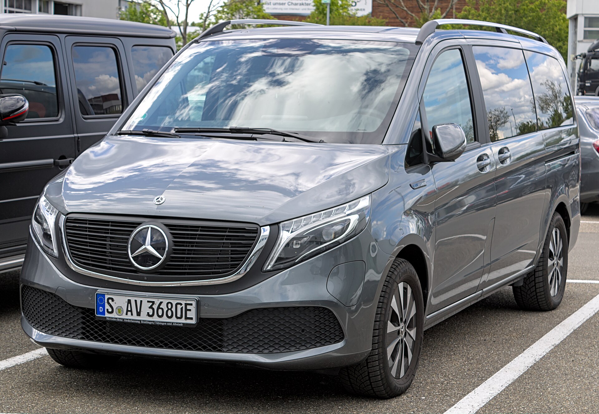 Mercedes-Benz EQV 300, exterior view