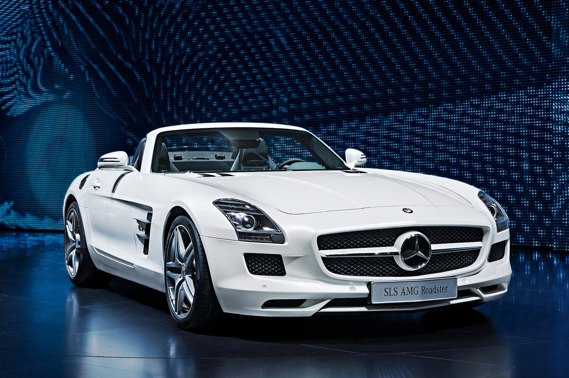 Mercedes-Benz SLS AMG Roadster R197, open