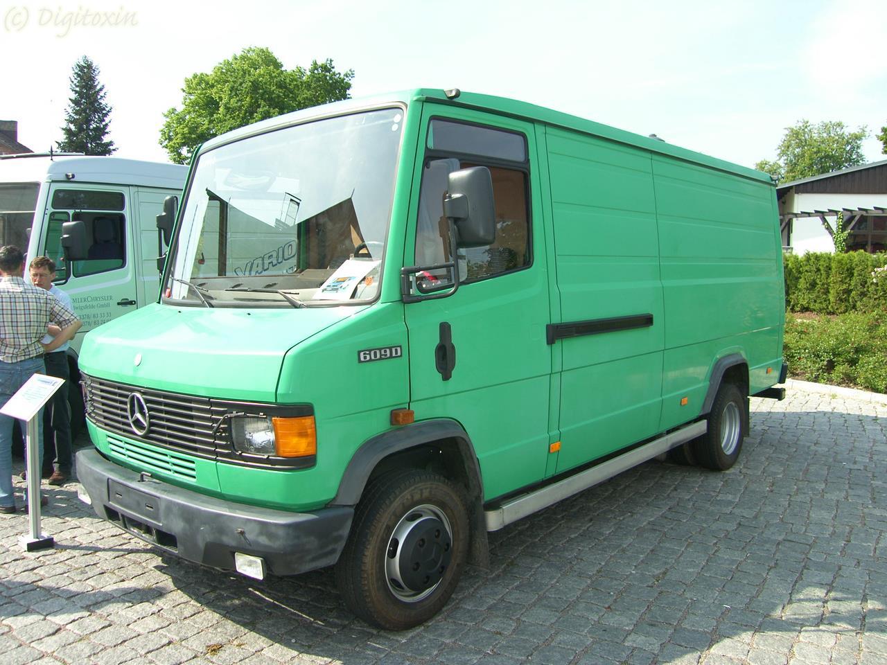 Mercedes-Benz T2 light commercial vehicle