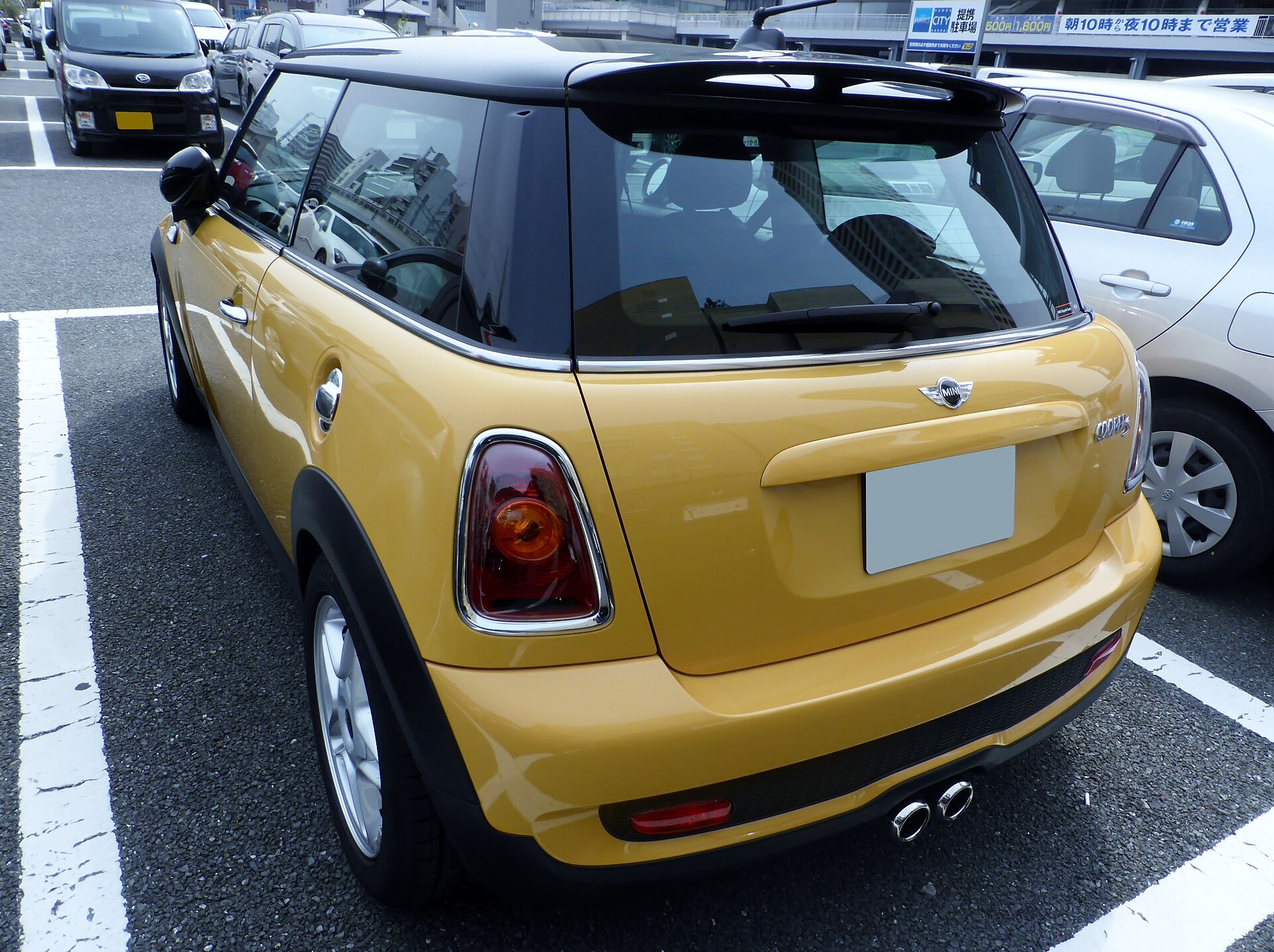 Mini Cooper S R56, rear view