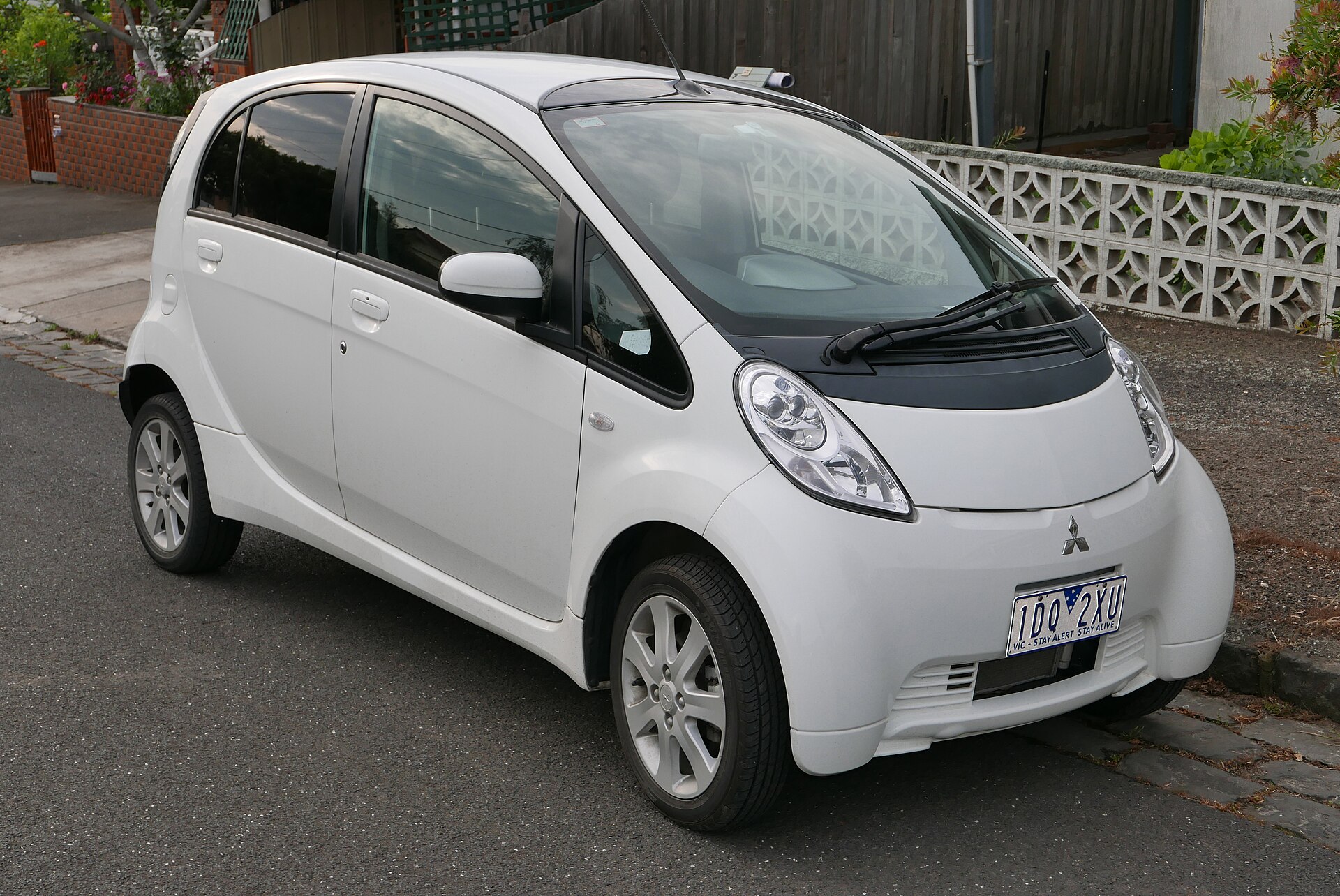 Mitsubishi i-MiEV: the Kei-Car-Based Pioneer of Electric City Cars