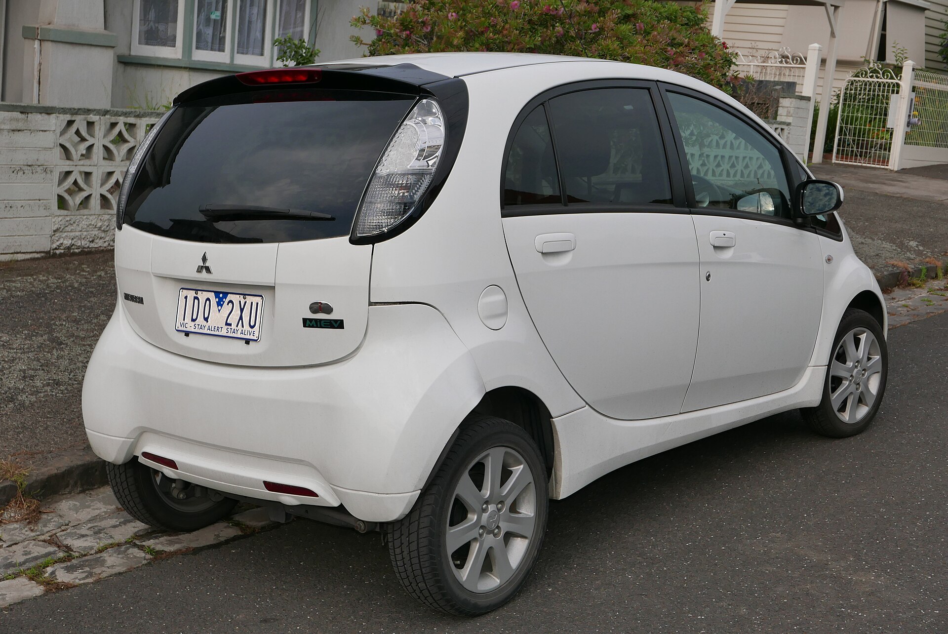 Mitsubishi i-MiEV, rear three-quarter view