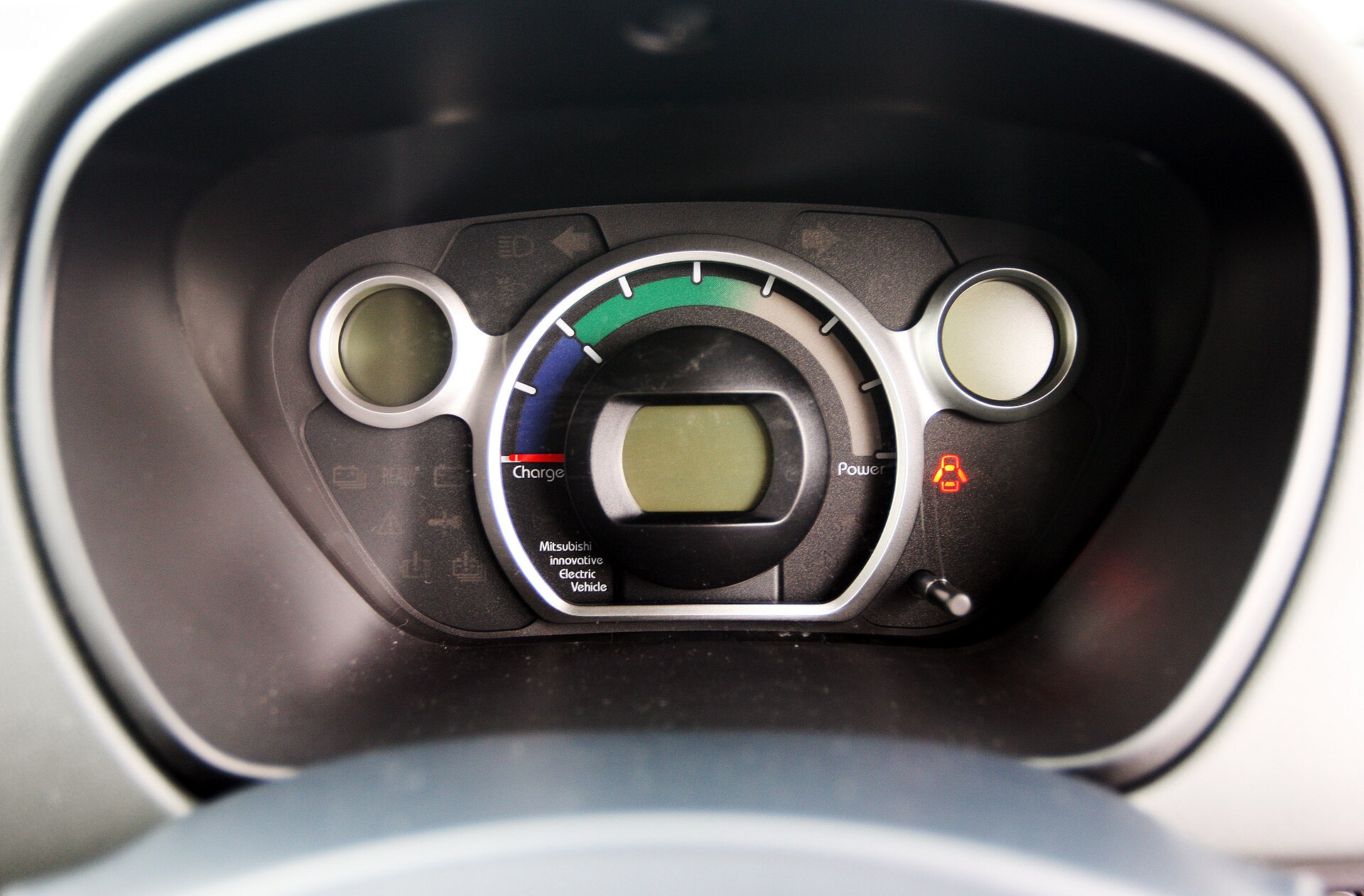 Interior and dashboard of the Mitsubishi i-MiEV