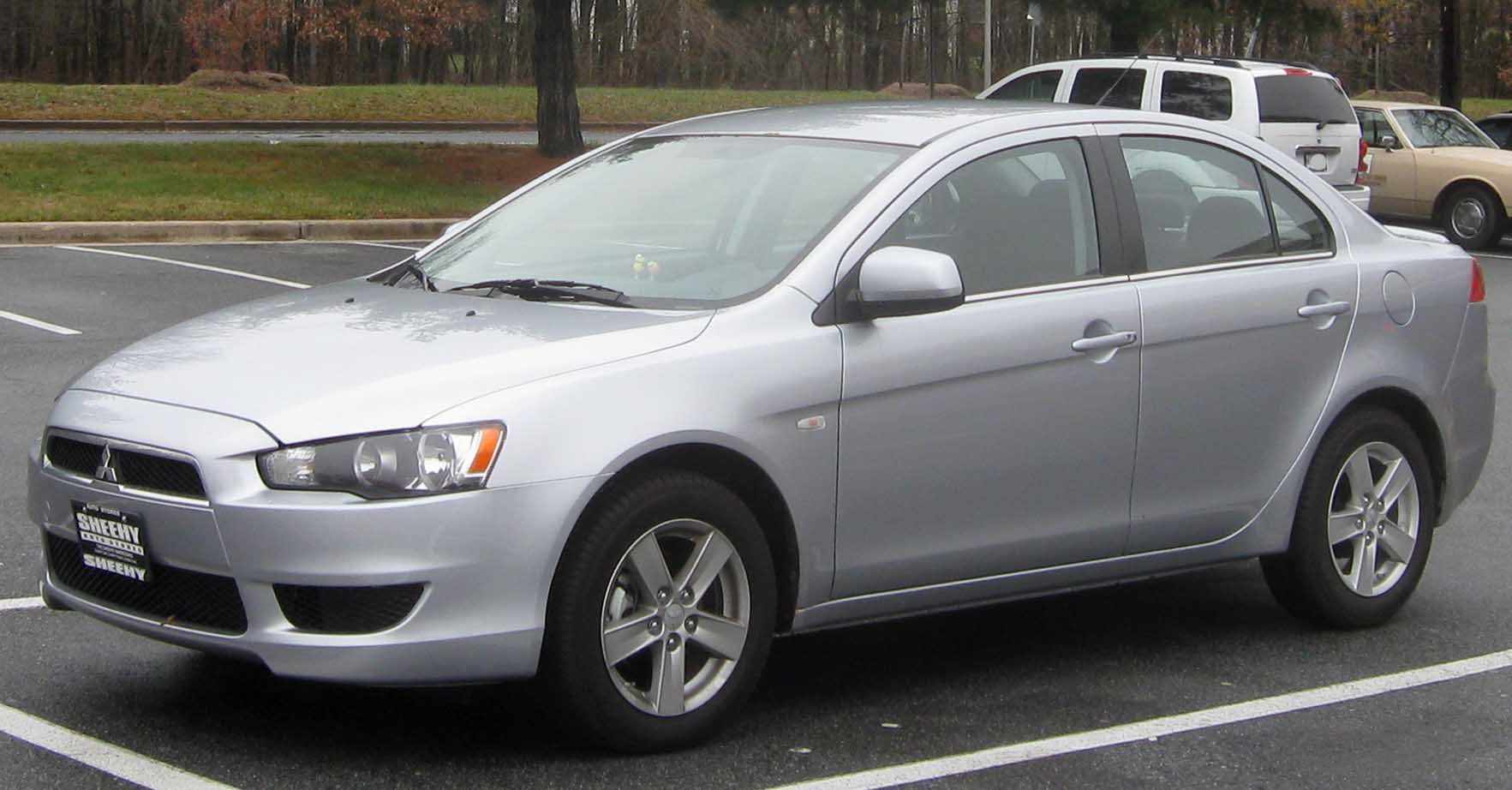 Mitsubishi Lancer saloon, front three-quarter view