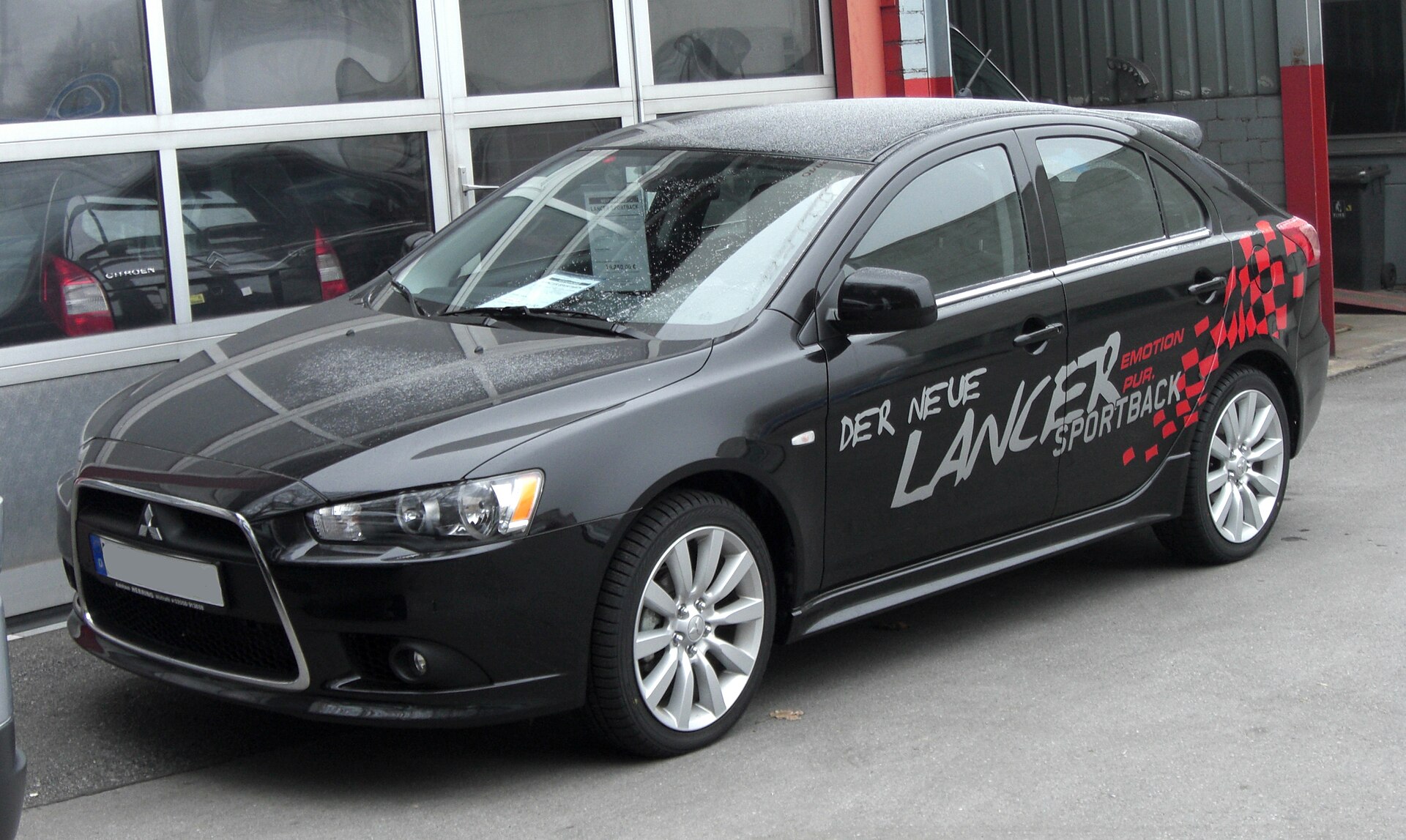 Mitsubishi Lancer Sportback hatchback, front view