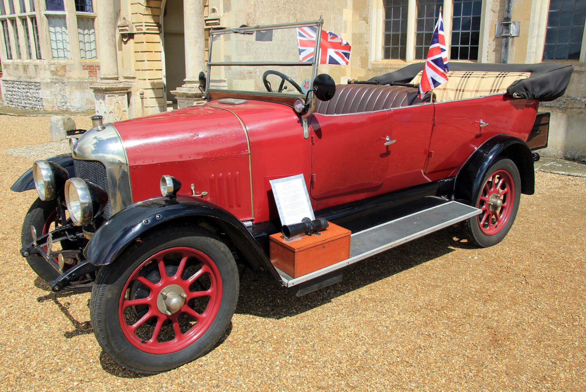 Morris Oxford Bullnose tourer of 1925