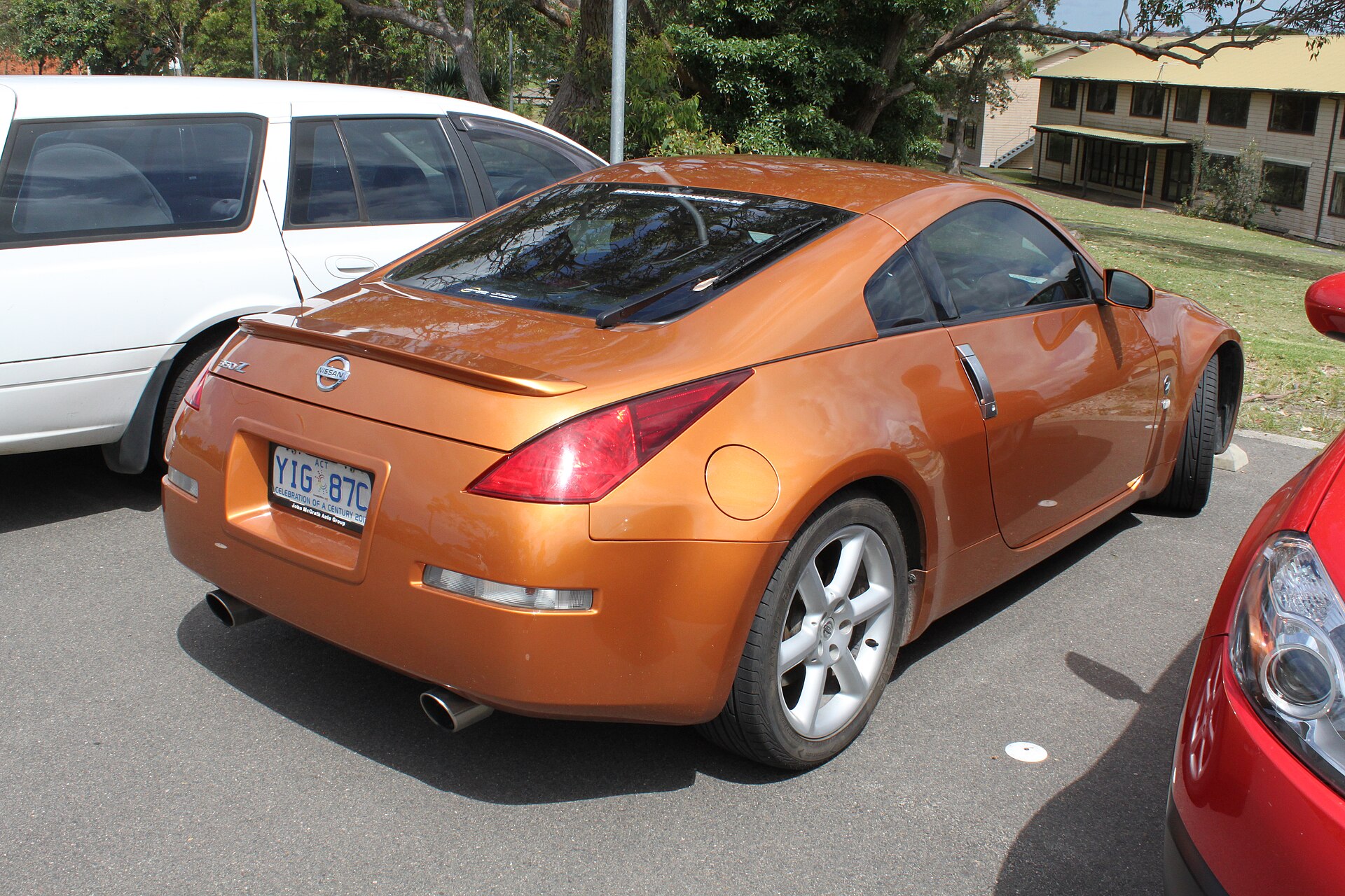 Nissan 350Z: the Z33 Coupé and Roadster in Detail
