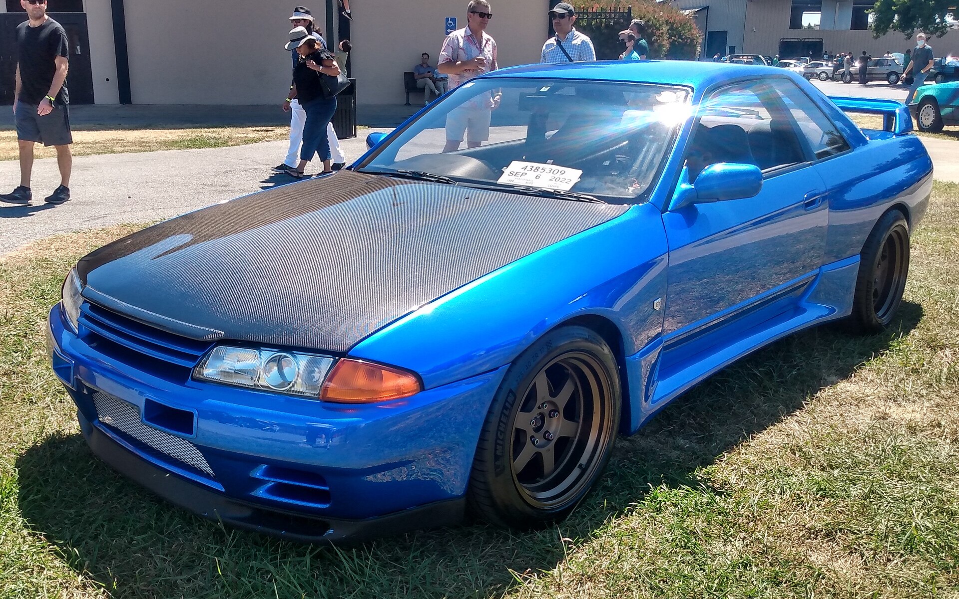 Nissan Skyline R32 GT-R of 1990, front three-quarter view