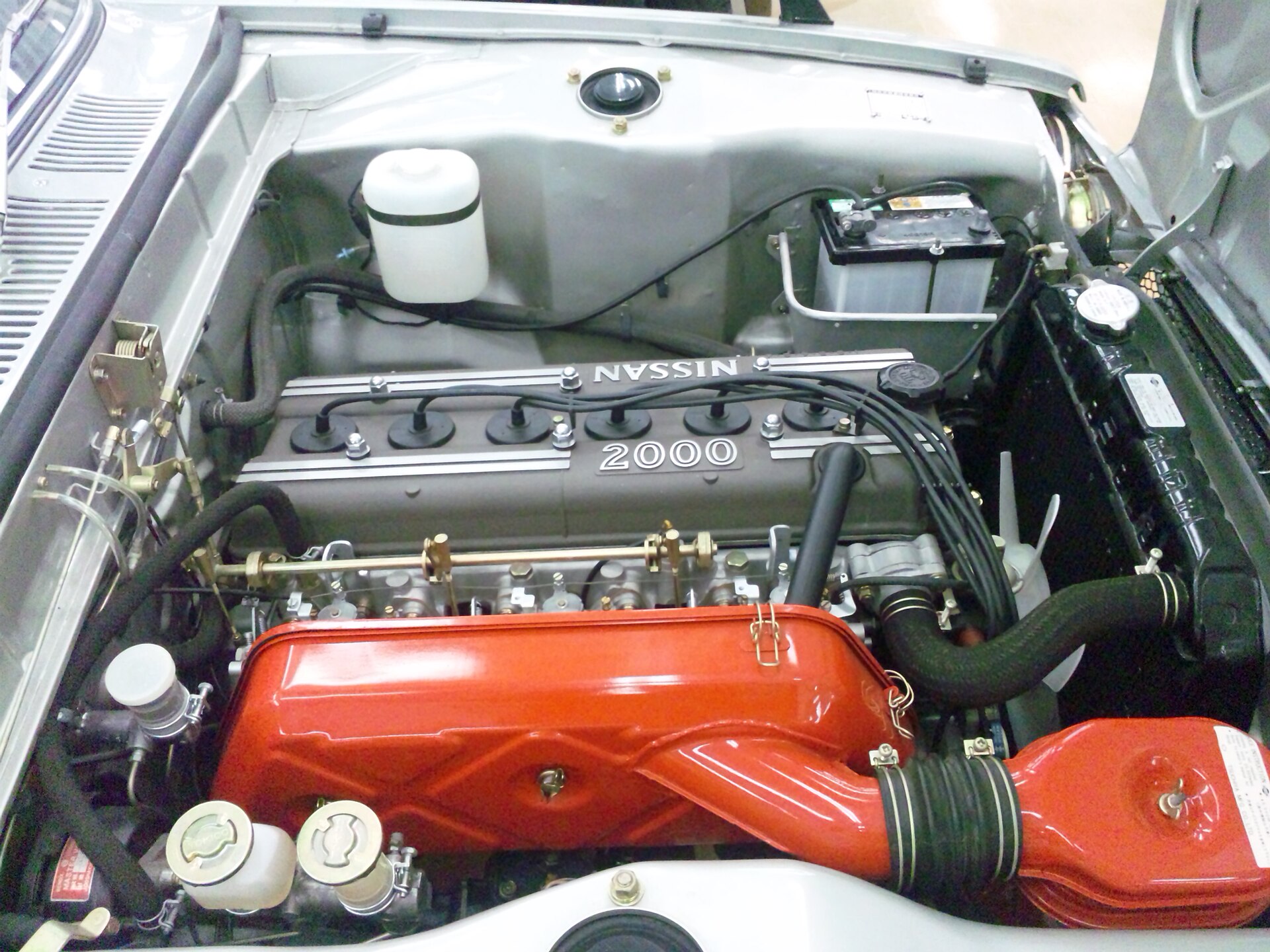 Engine bay of a Nissan Skyline 2000 GT-R with the S20 six-cylinder