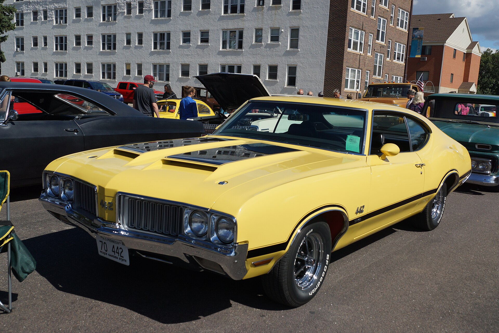 Oldsmobile 4-4-2 — Oldsmobile's Answer to the GTO