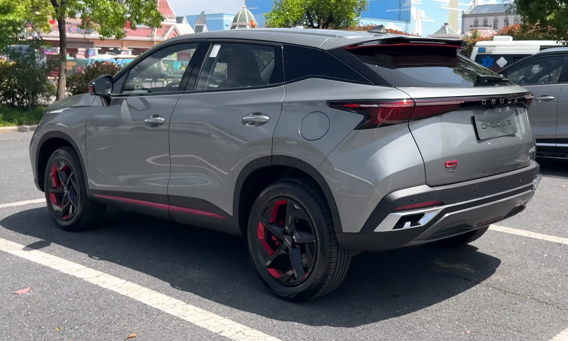 Omoda C5 crossover, rear view